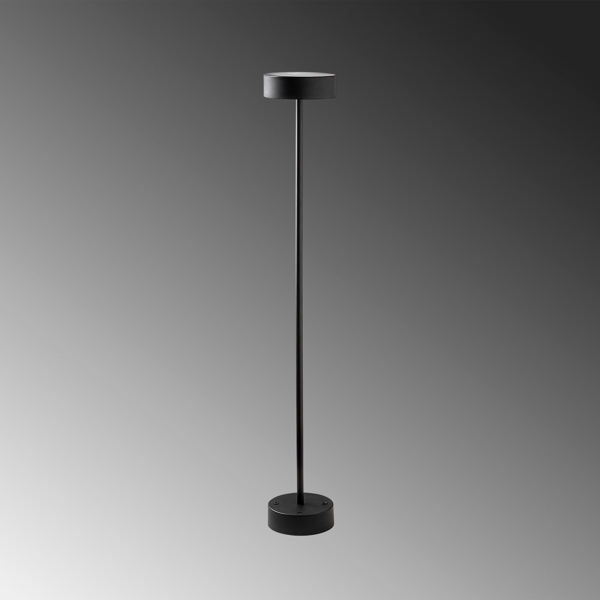 Candeeiro de Pé preta e estilosa, corpo de metal, 111 cm de altura, 16 cm de diâmetro | LED de 5 W, 3000 K, bateria com duração de 8 horas | Perfeita para ambientes modernos