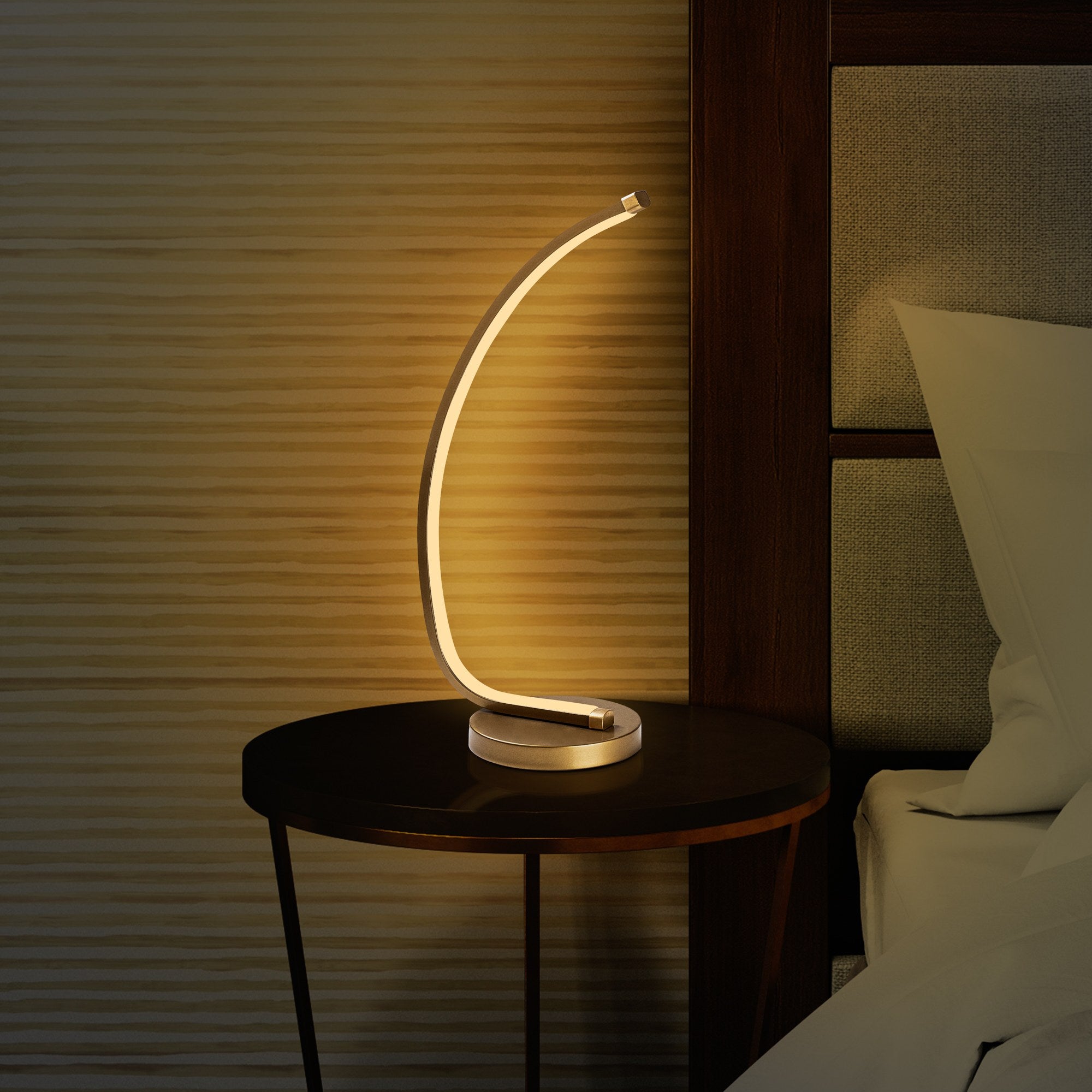 Candeeiro de Mesa Elegante Dourada, Corpo em Metal, 18 x 43 x 13 cm | LED 12W, 3000K, 80 CRI | Iluminação Elegante para Casa e Escritório, Interruptor Liga/Desliga, Cabo de 200 cm