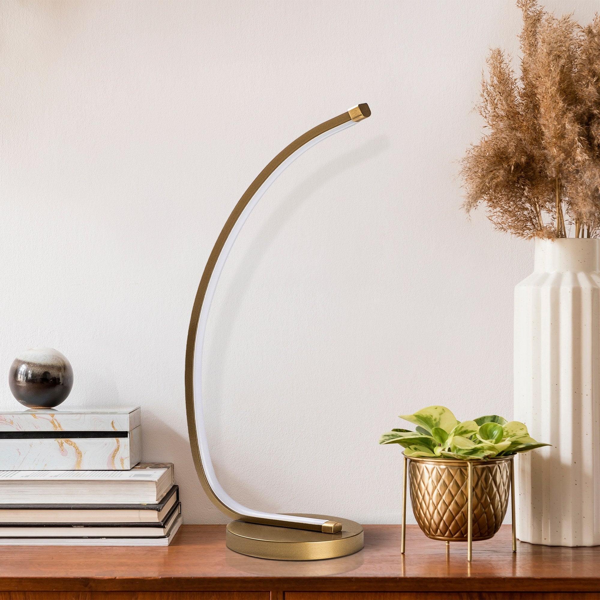 Candeeiro de Mesa Elegante Dourada, Corpo em Metal, 18 x 43 x 13 cm | LED 12W, 3000K, 80 CRI | Iluminação Elegante para Casa e Escritório, Interruptor Liga/Desliga, Cabo de 200 cm