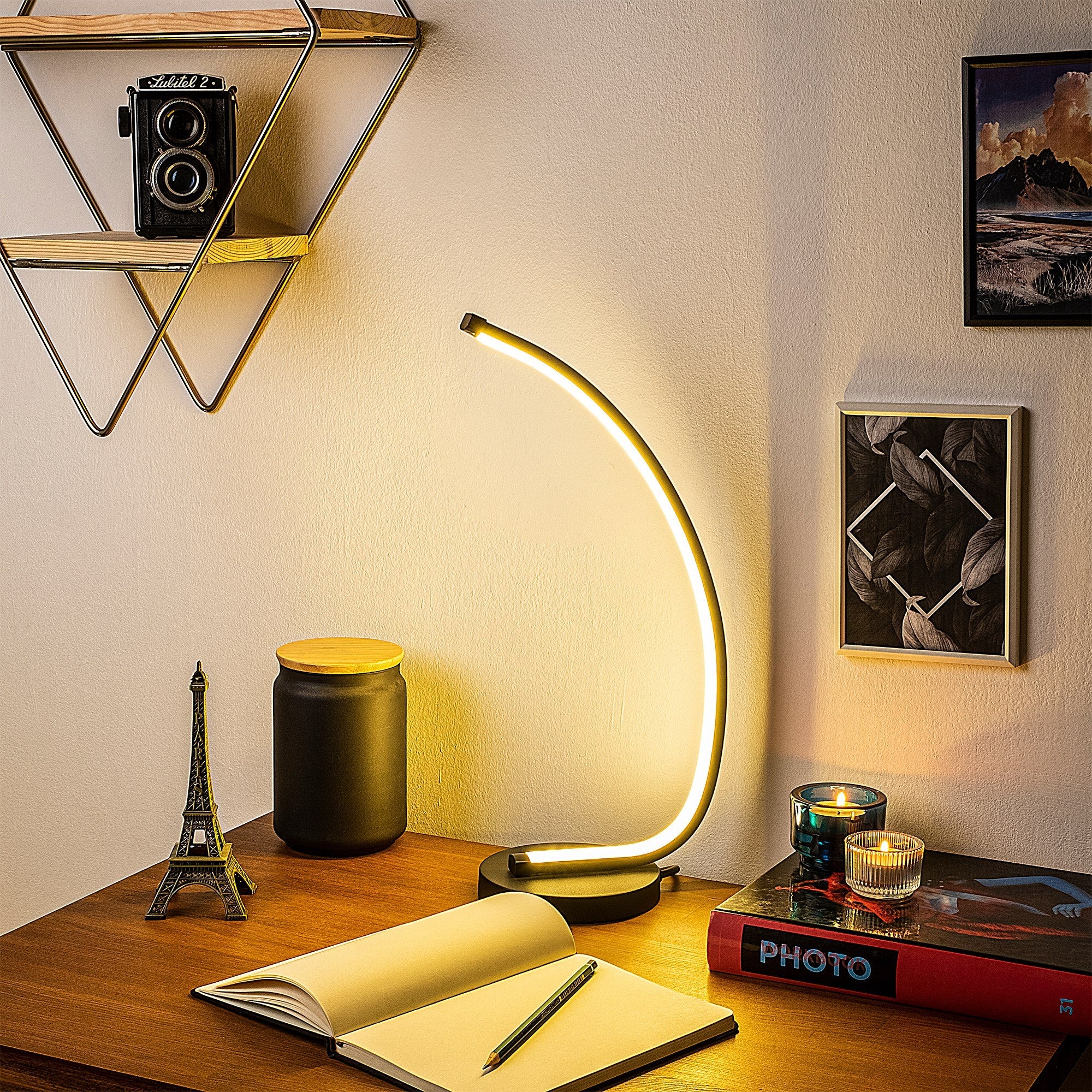 Candeeiro de Mesa Elegante Preta, Corpo de Metal, 43 cm de Altura, 18 cm de Largura, LED 12W 3000K | Interruptor Liga/Desliga, Cabo de 200 cm | Perfeito para Decoração Moderna