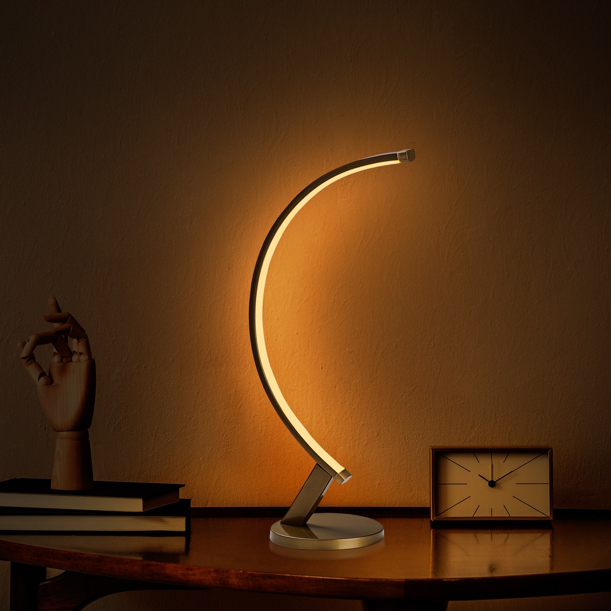 Candeeiro de Mesa Elegante Dourada, Corpo em Metal, 47 cm de Altura, Base de 13 cm, Cabo de 200 cm, IRC de 80, LED 12W 3000K | Ideal para Decoração e Iluminação Moderna