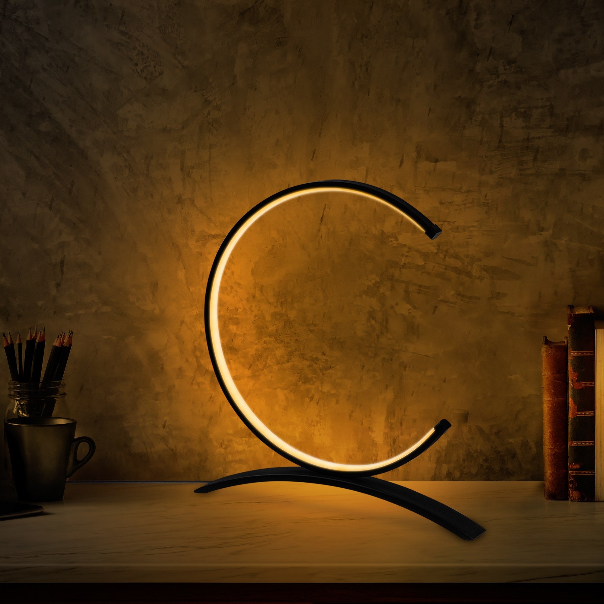 Candeeiro de Mesa Elegante Preta, Corpo de Metal, 35 cm de Largura, 34 cm de Altura | LED 12W, 3000K, Interruptor Liga/Desliga, Cabo de 200 cm | Iluminação Elegante para Casa e Escritório