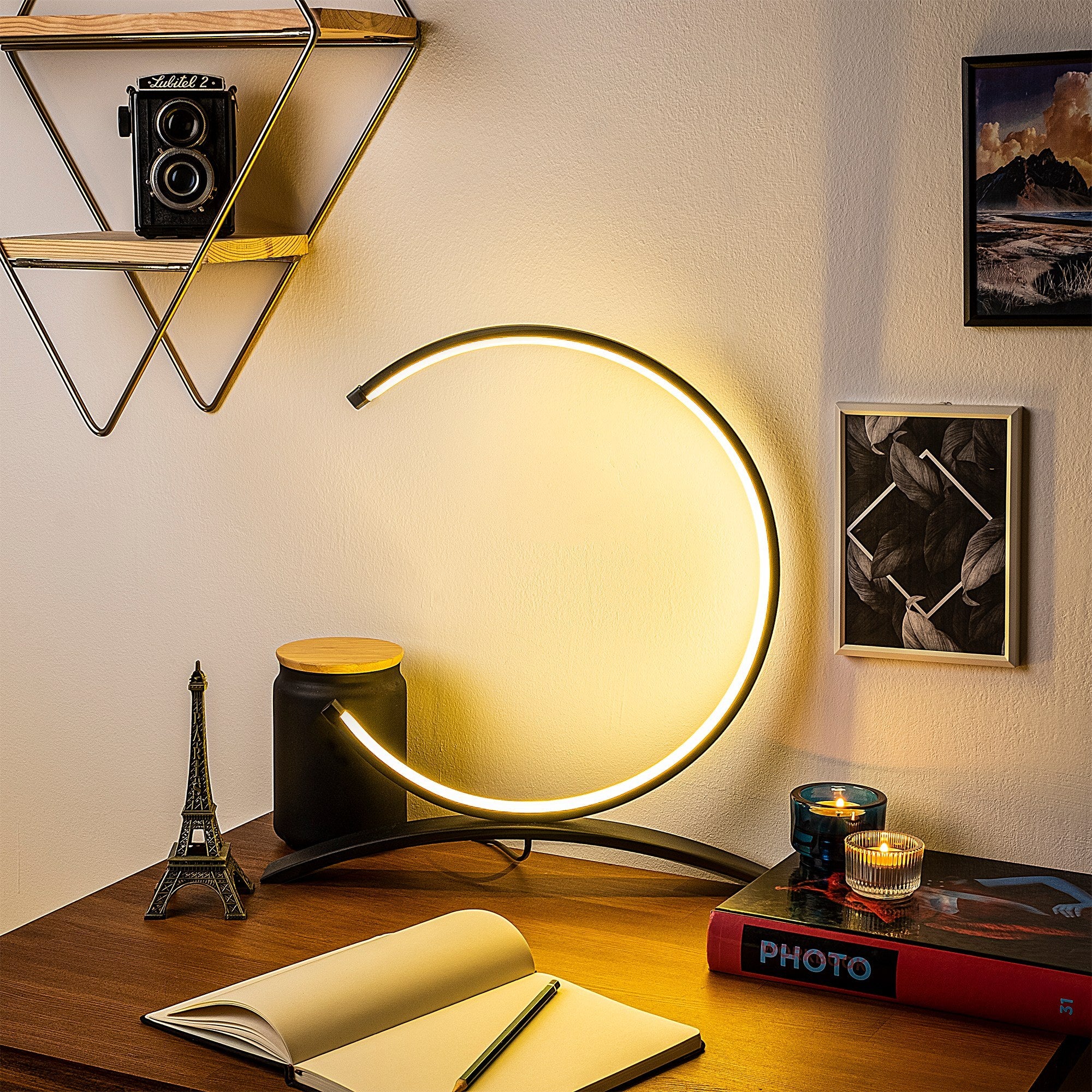 Candeeiro de Mesa Elegante Preta, Corpo de Metal, 35 cm de Largura, 34 cm de Altura | LED 12W, 3000K, Interruptor Liga/Desliga, Cabo de 200 cm | Iluminação Elegante para Casa e Escritório