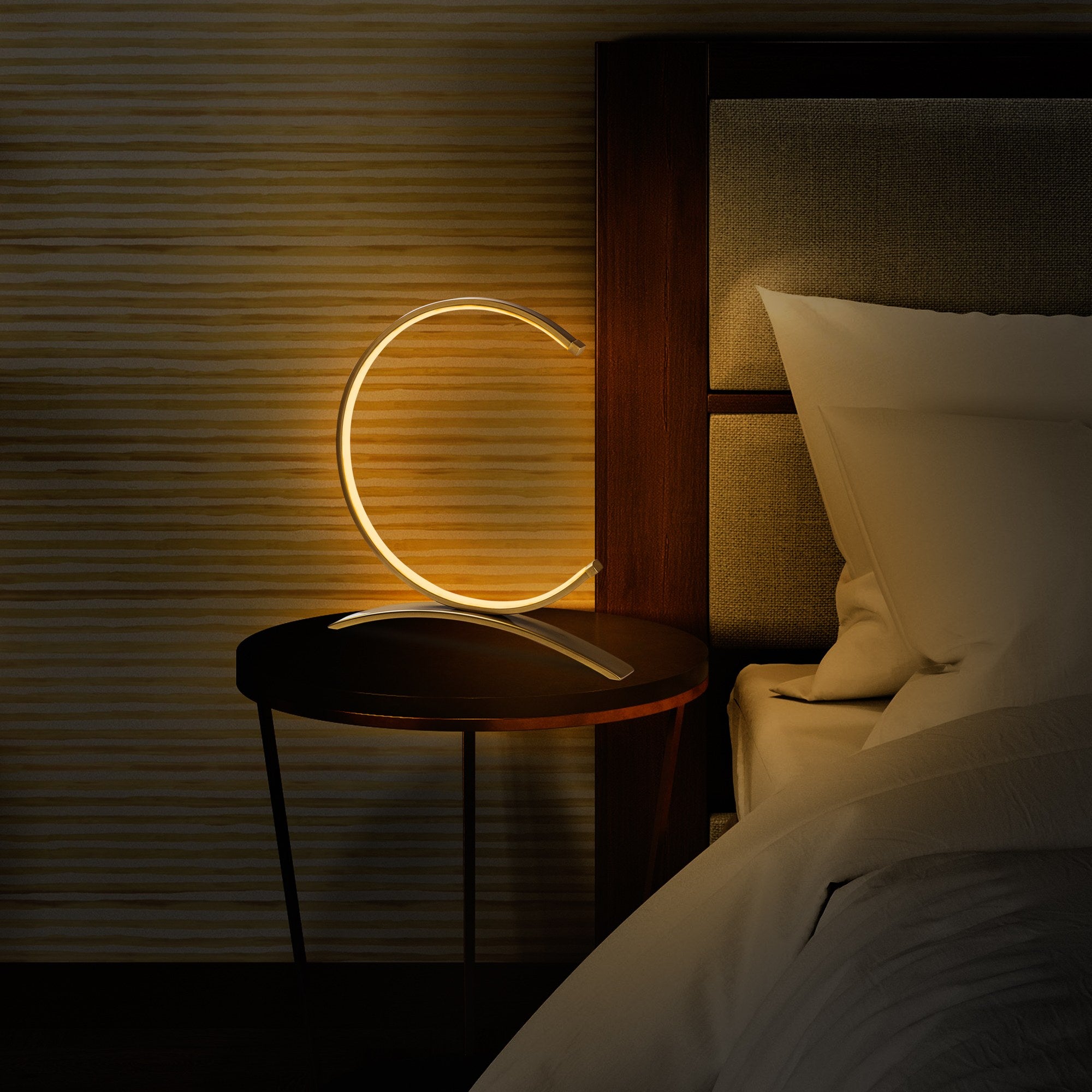 Candeeiro de Mesa Elegante Dourada com Corpo de Metal, 35 cm de Largura, 34 cm de Altura | LED 12W, 3000K | Interruptor Liga/Desliga, Cabo de 200 cm | Iluminação Elegante para Casa e Escritório