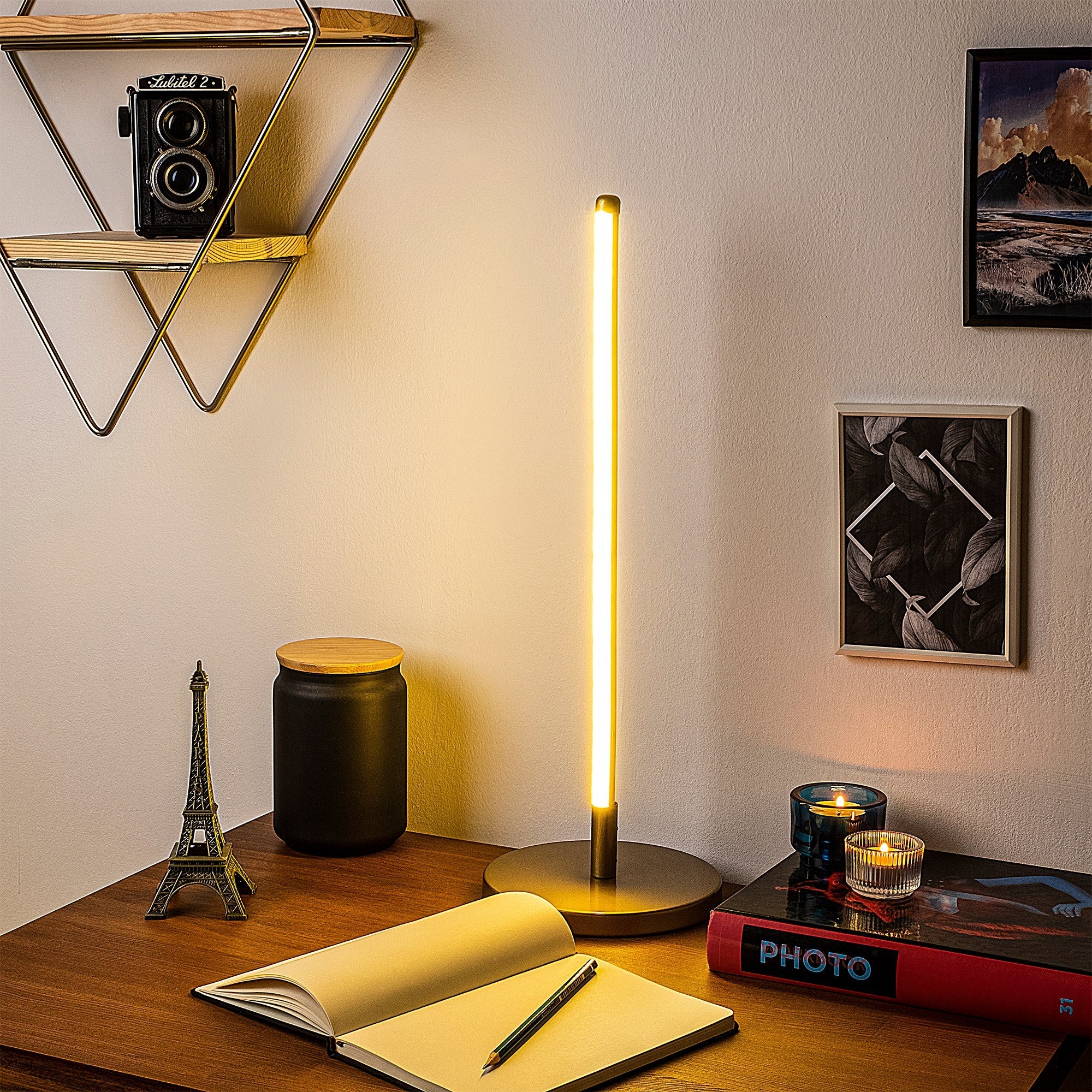 Candeeiro de Mesa elegante dourada, corpo de metal, 51 cm de altura, base de 18 cm, cabo de 200 cm, LED 12W 3000K, interruptor liga/desliga, iluminação elegante para decoração de casa e escritório