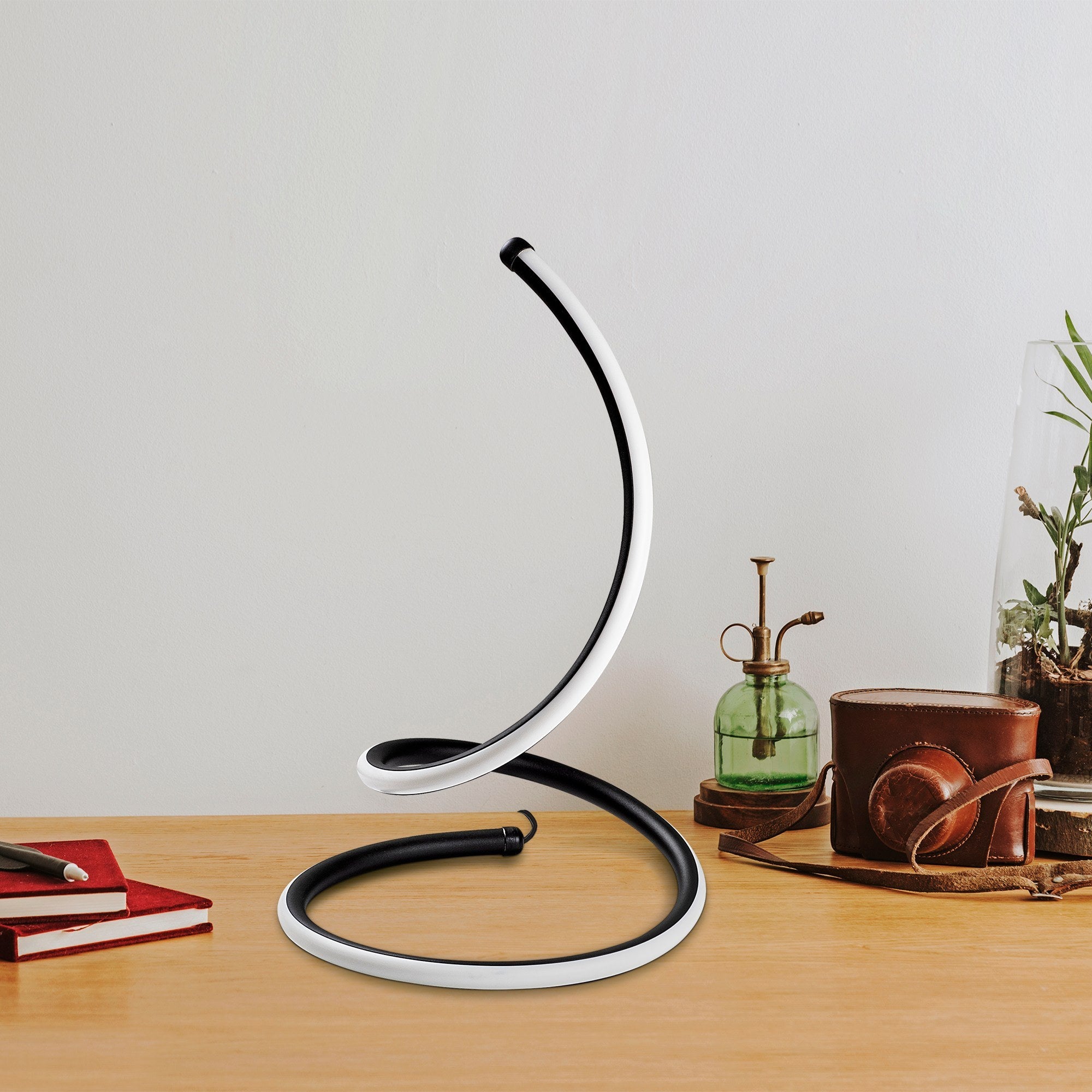 Candeeiro de Mesa Preta Elegante, Corpo de Metal, 25 cm de Diâmetro, 40 cm de Altura | Interruptor Liga/Desliga, 80 CRI, LED 12W 3000K | Ideal para Decoração e Iluminação Moderna