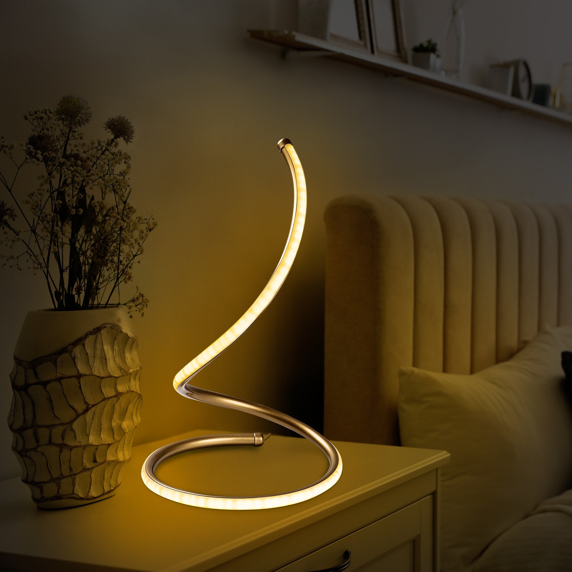 Candeeiro de Mesa Elegante Dourada, Corpo de Metal, 25 cm de Diâmetro, 40 cm de Altura | Interruptor Liga/Desliga, 80 CRI, LED 12W 3000K | Ideal para Decoração e Iluminação Moderna