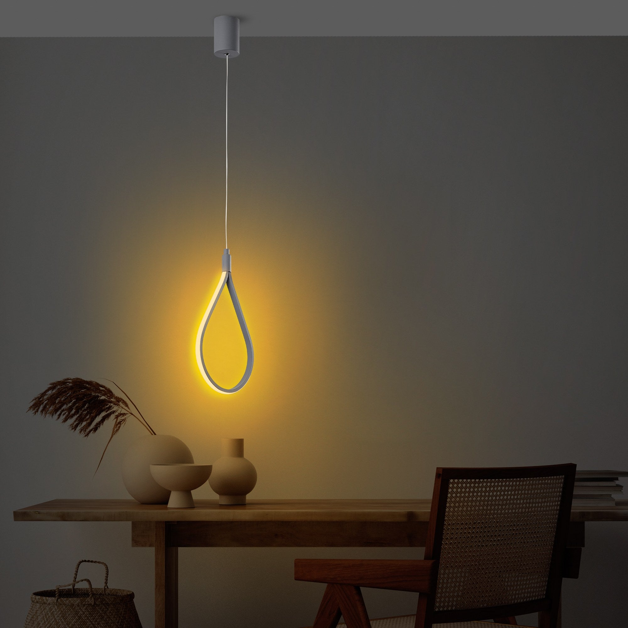 Candeeiro de Teto Cinza Elegante, Corpo em Metal, 23 cm de Largura, Altura Ajustável 50-100 cm | LED SMD 11W 3000K | Iluminação Elegante para Espaços Modernos