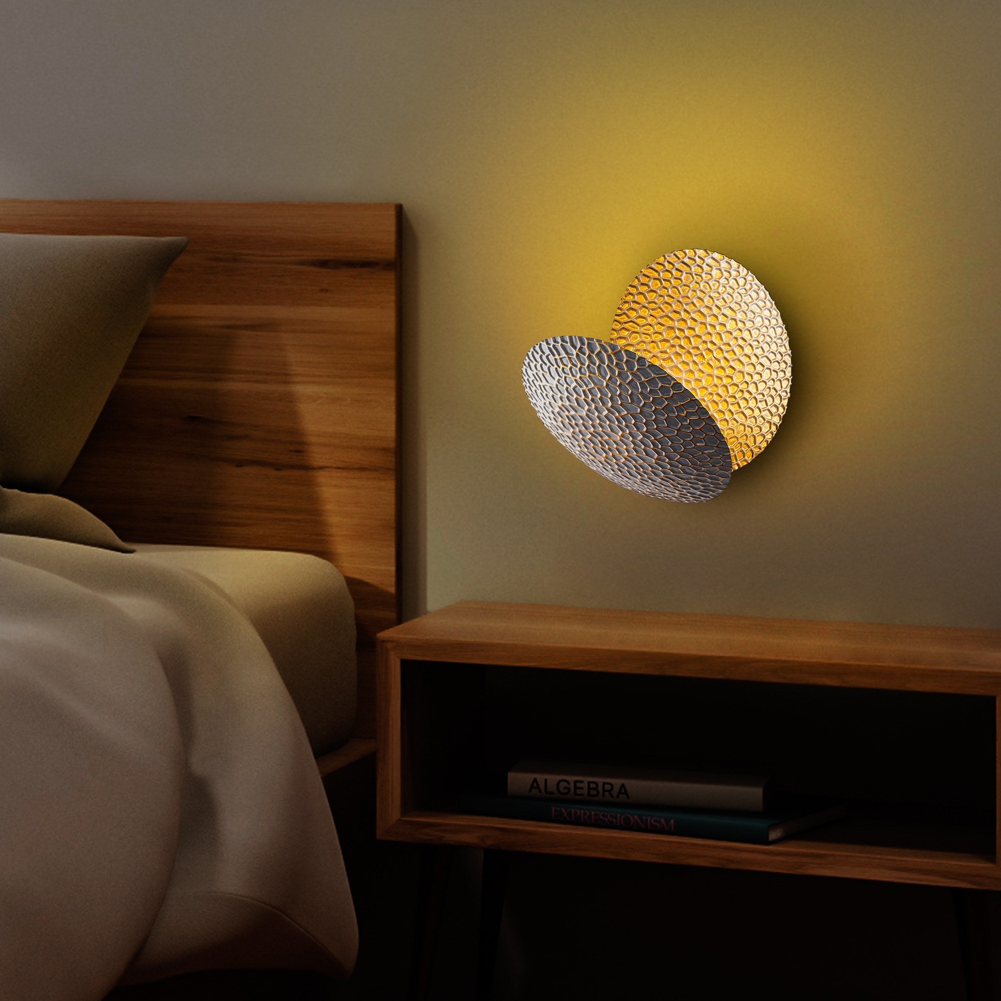 Candeeiro de Parede Elegante com Corpo em Metal, Acabamento em Prata e Dourado, 21x21x15 cm | LED SMD 5W 3000K | Iluminação Elegante para Decoração Moderna