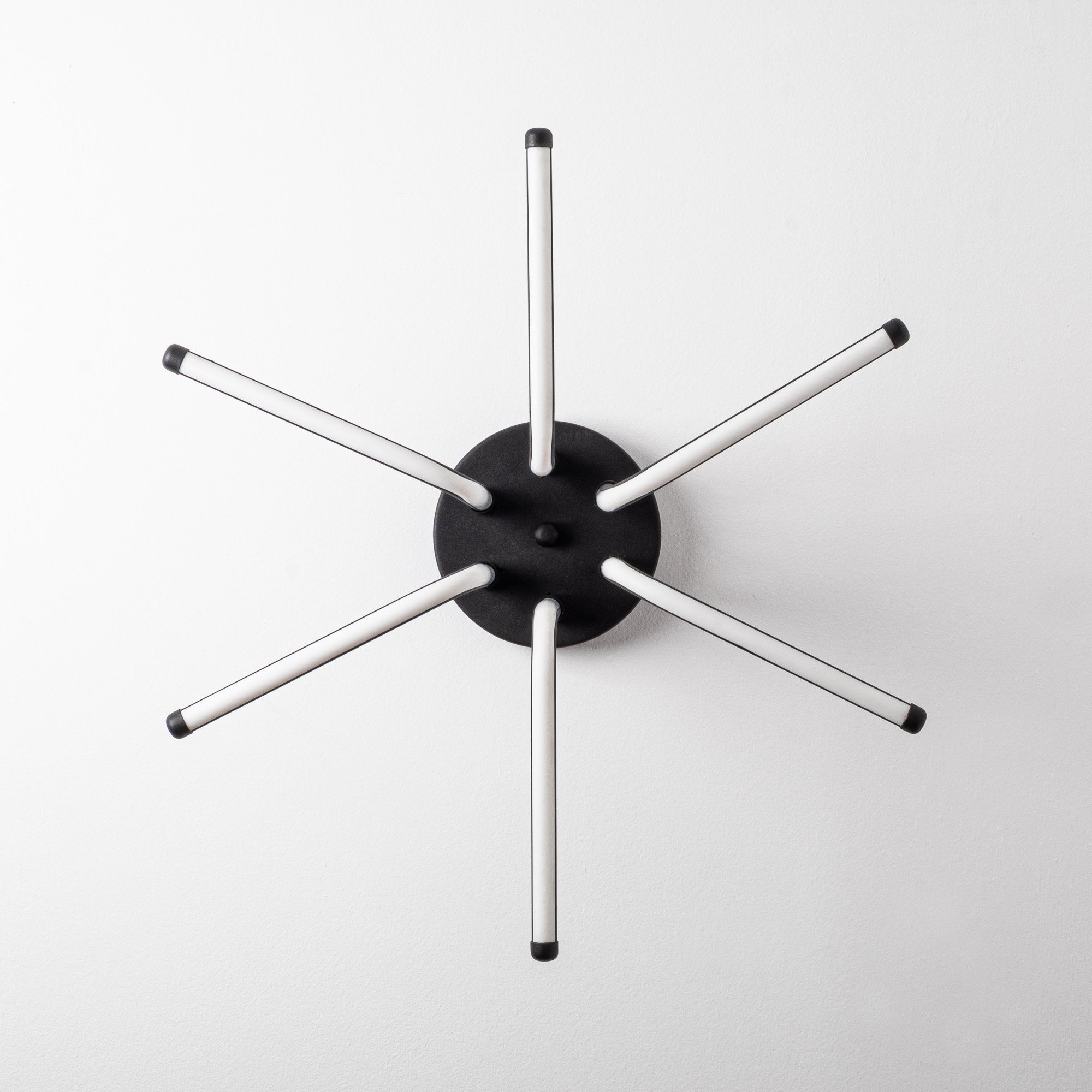 Candeeiro de Teto Preto Elegante, Corpo em Metal, 55 cm de Largura x 25 cm de Altura | LED SMD 28W 3000K | Iluminação Elegante para Decoração e Ambiente Modernos