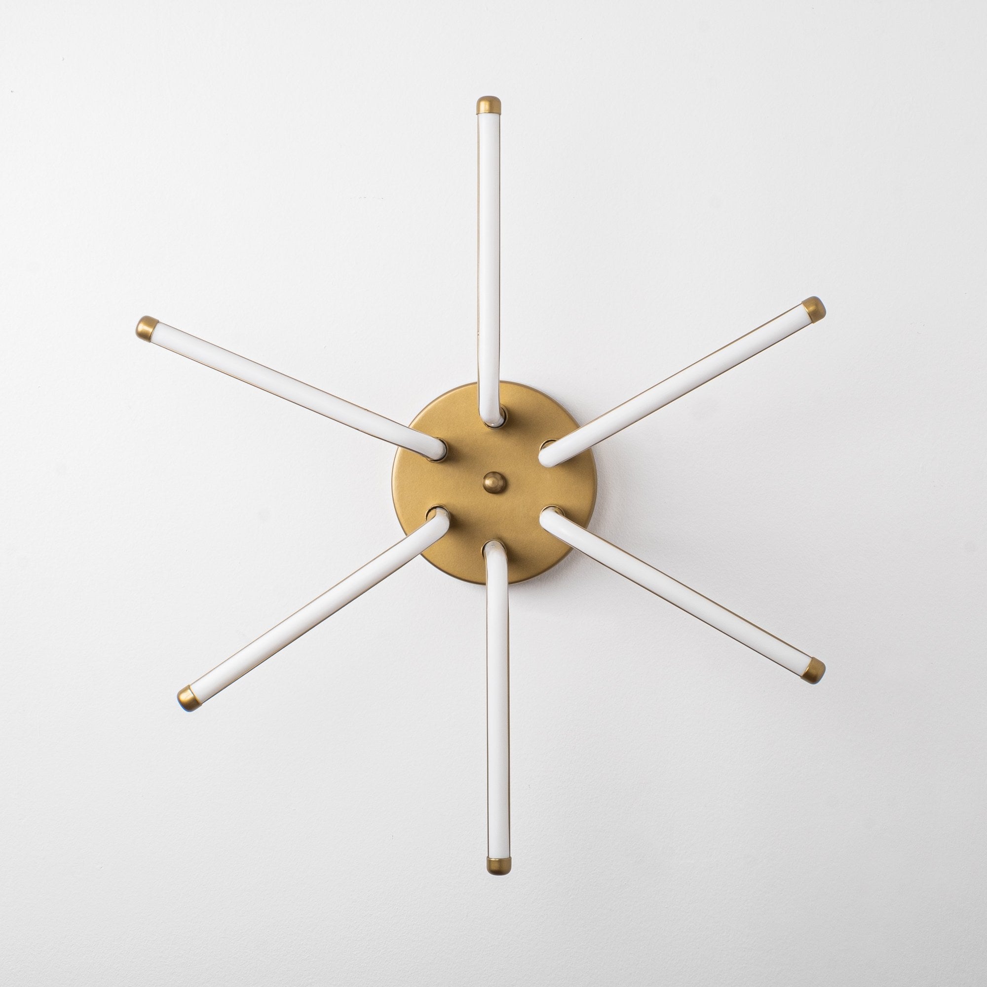 Candeeiro de Teto Dourado Elegante, Corpo em Metal, 55 cm de Largura, 25 cm de Altura | LED SMD 28W 3000K | Iluminação Elegante para Decoração e Ambiente Modernos