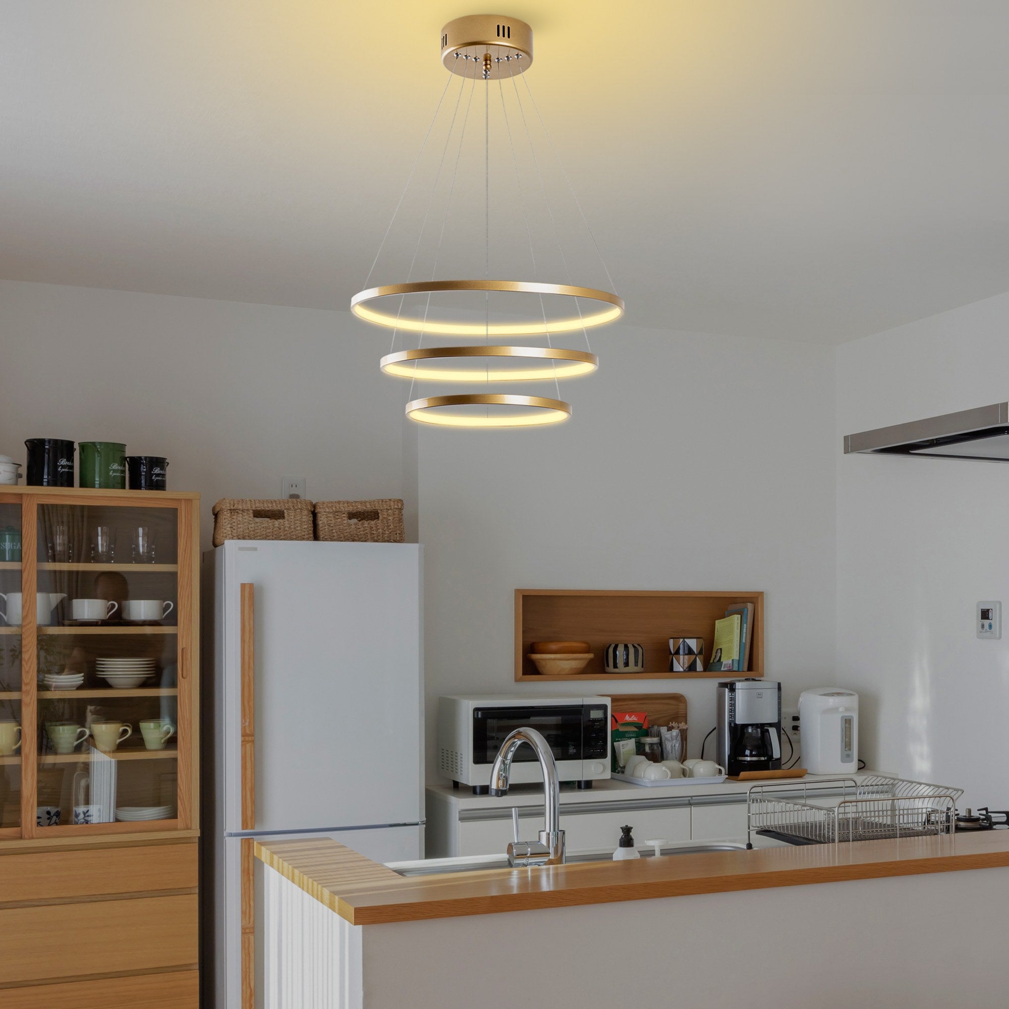 Candeeiro de Teto Dourado Elegante, Corpo em Metal, 50 cm de Largura x 80 cm de Altura | LED SMD 28W 3000K | Iluminação Elegante para Decoração e Ambiente Modernos