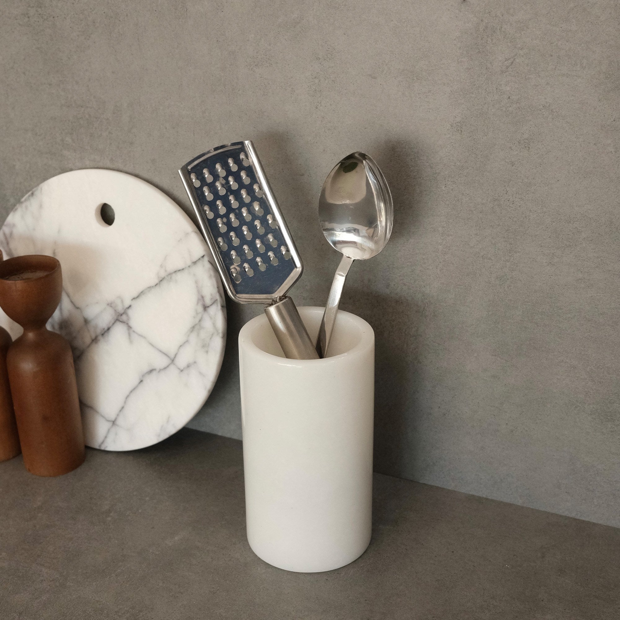 Organizador de Cozinha – 9 cm de diâmetro e 17 cm de altura – Branco – Mármore