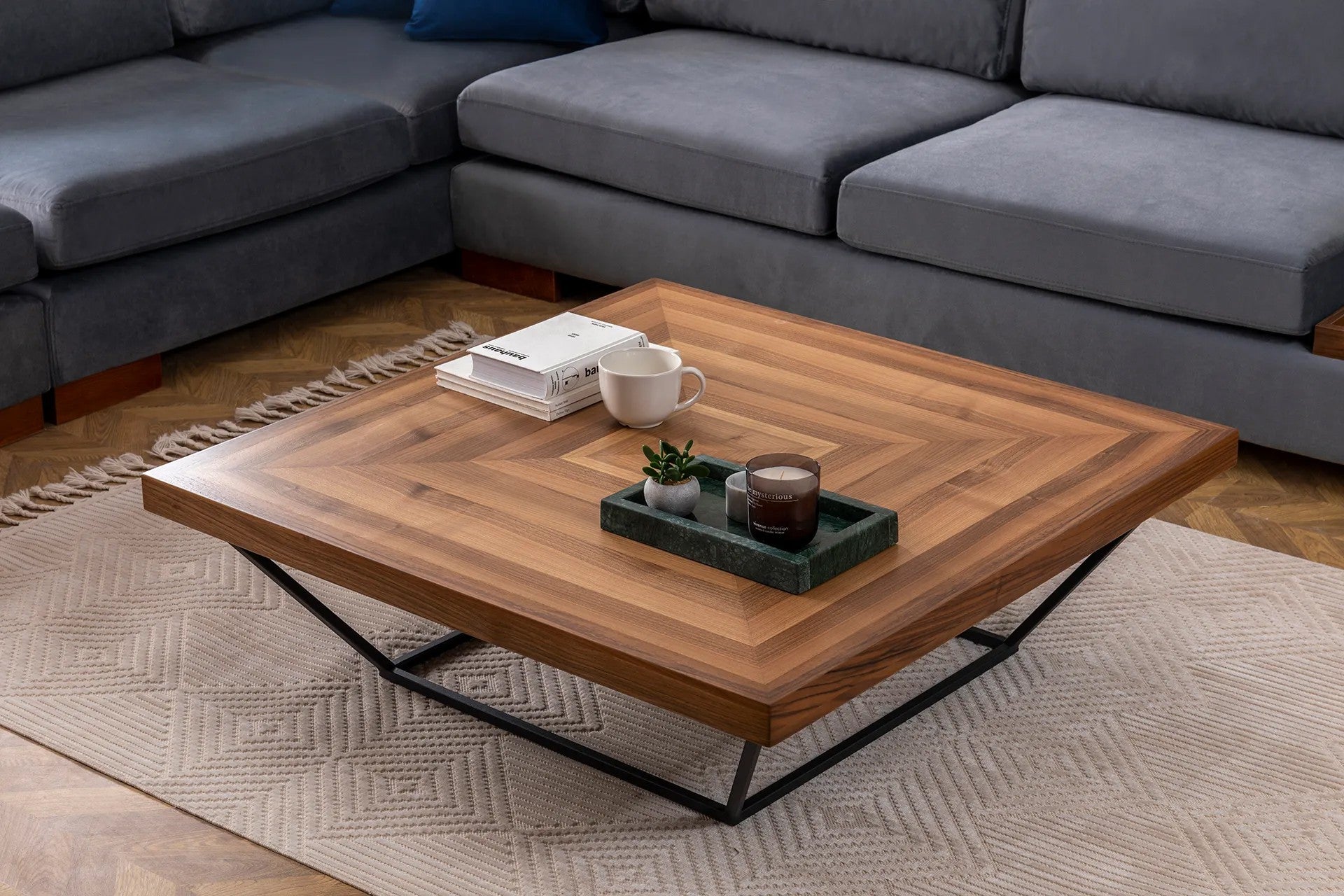 Mesa de Centro Elegante, Acabamento em Nogueira, 100 x 100 x 32 cm | 100% MDF com Tampo de 50 mm de Espessura e Pés de Metal | Design Durável e Elegante para Espaços Modernos