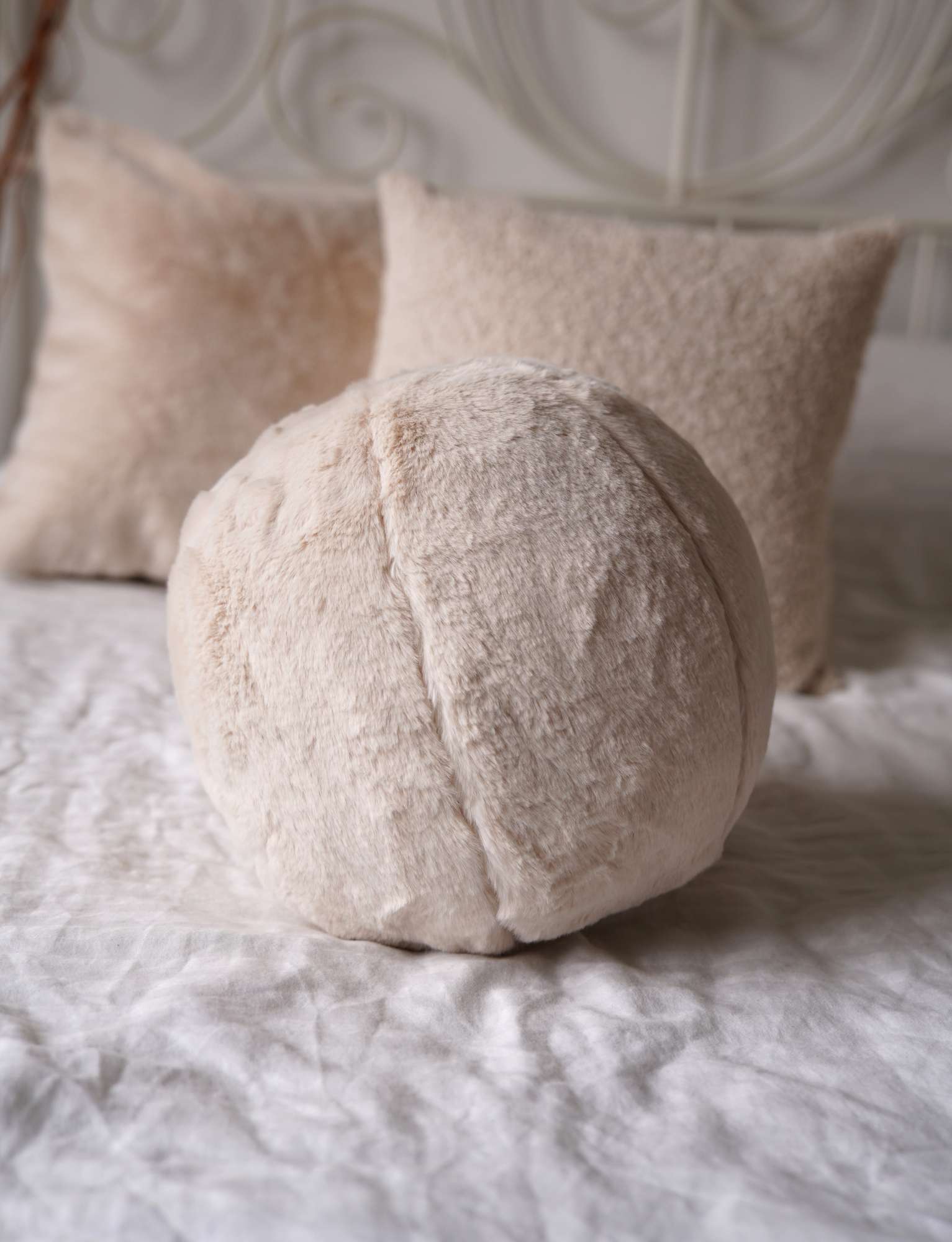 Almofada – 25 x 25 x 25 cm – Bege – Poliester