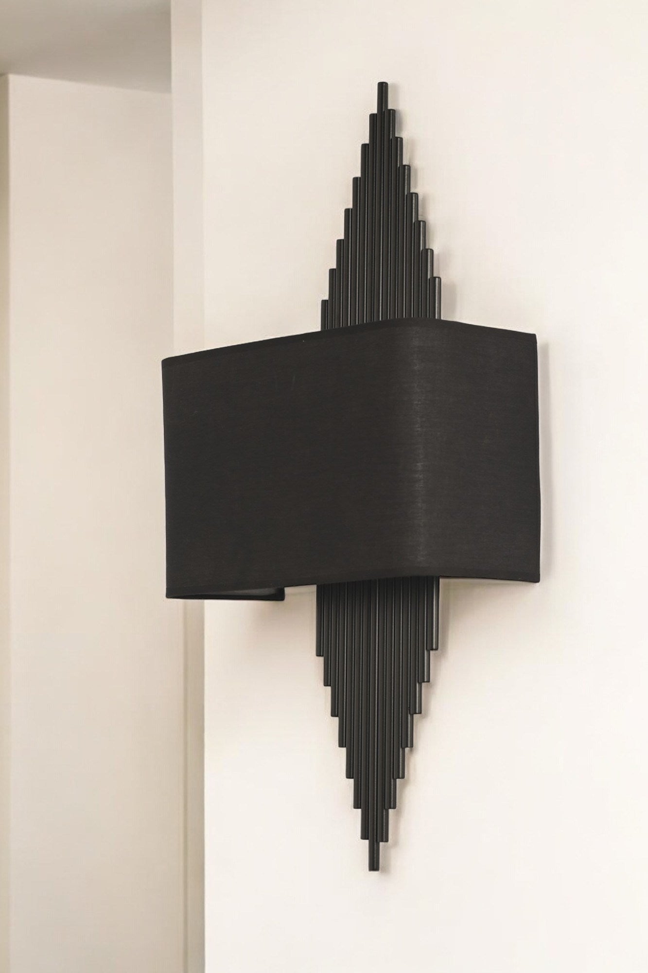 Candeeiro de Parede – 65 cm – Preto – Metal e Tecido