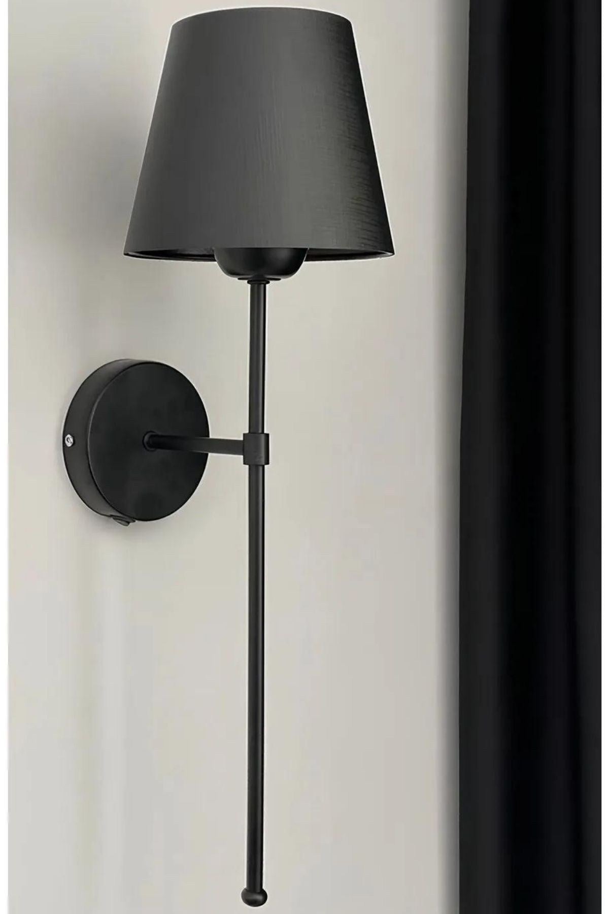 Candeeiro de Parede – 60 cm – Preto – Metal e Tecido
