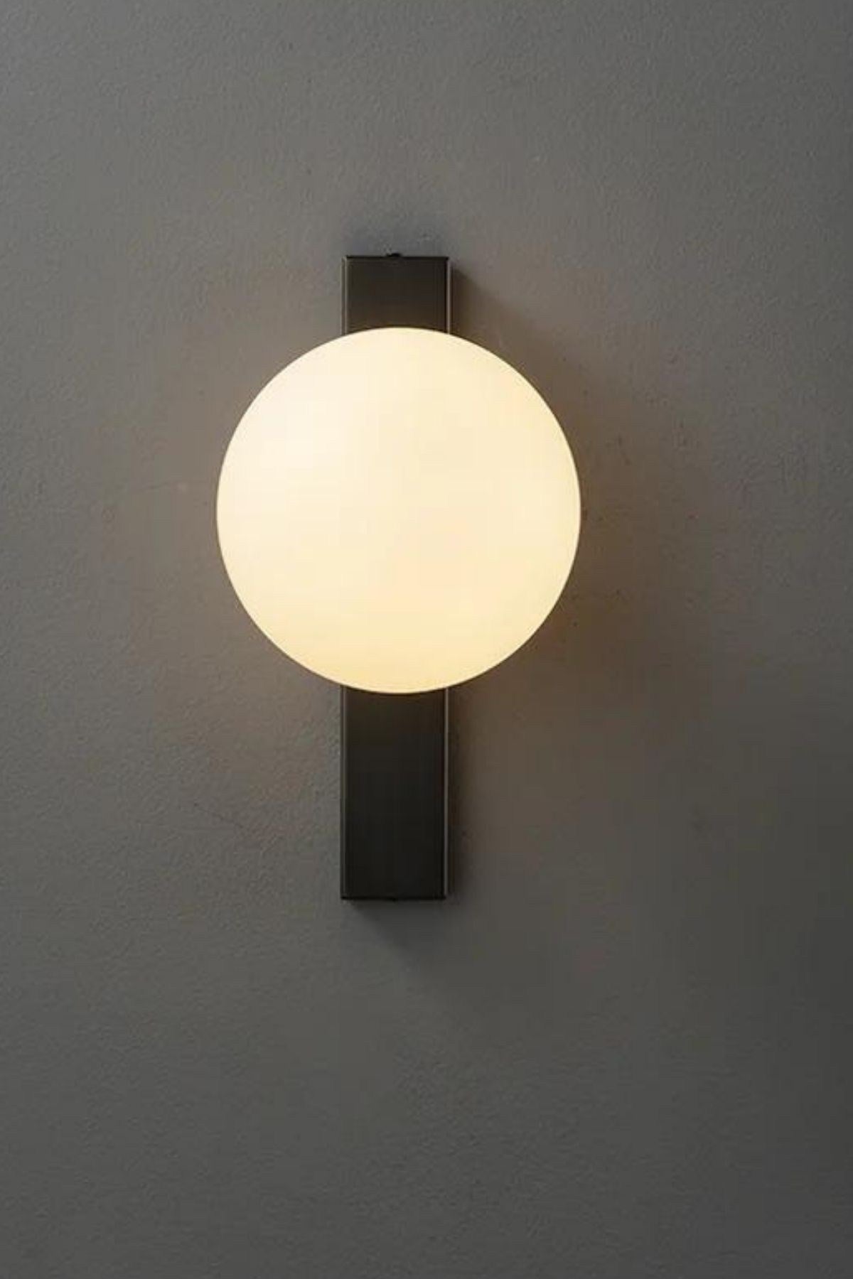 Candeeiro de Parede – 45 cm – Preto e creme – Metal e vidro