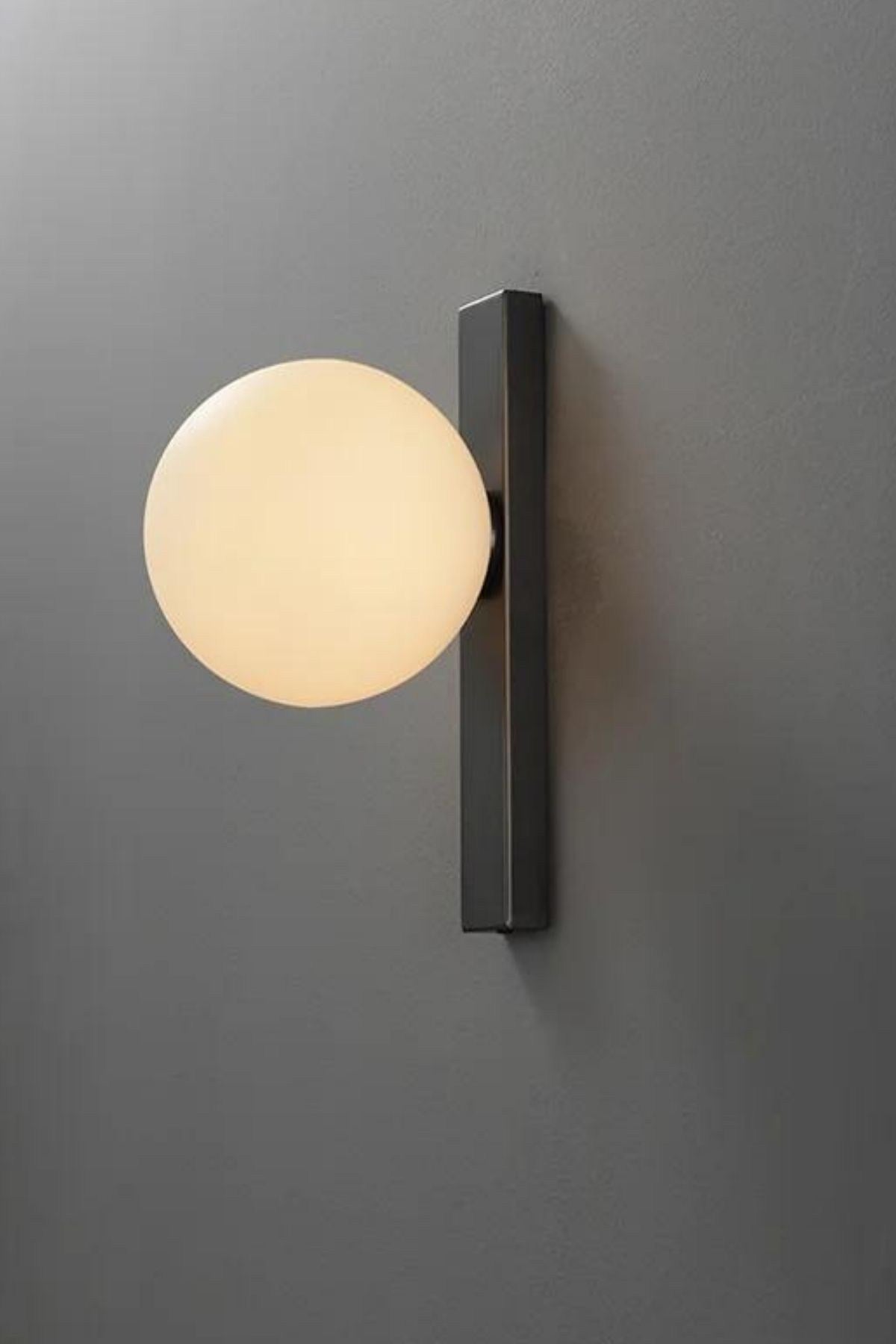 Candeeiro de Parede – 45 cm – Preto e creme – Metal e vidro