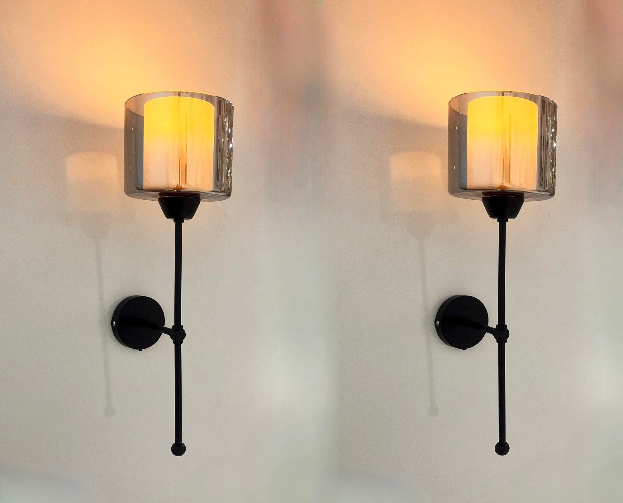 Candeeiro de Parede – 60 cm – Preto – Metal e Vidro