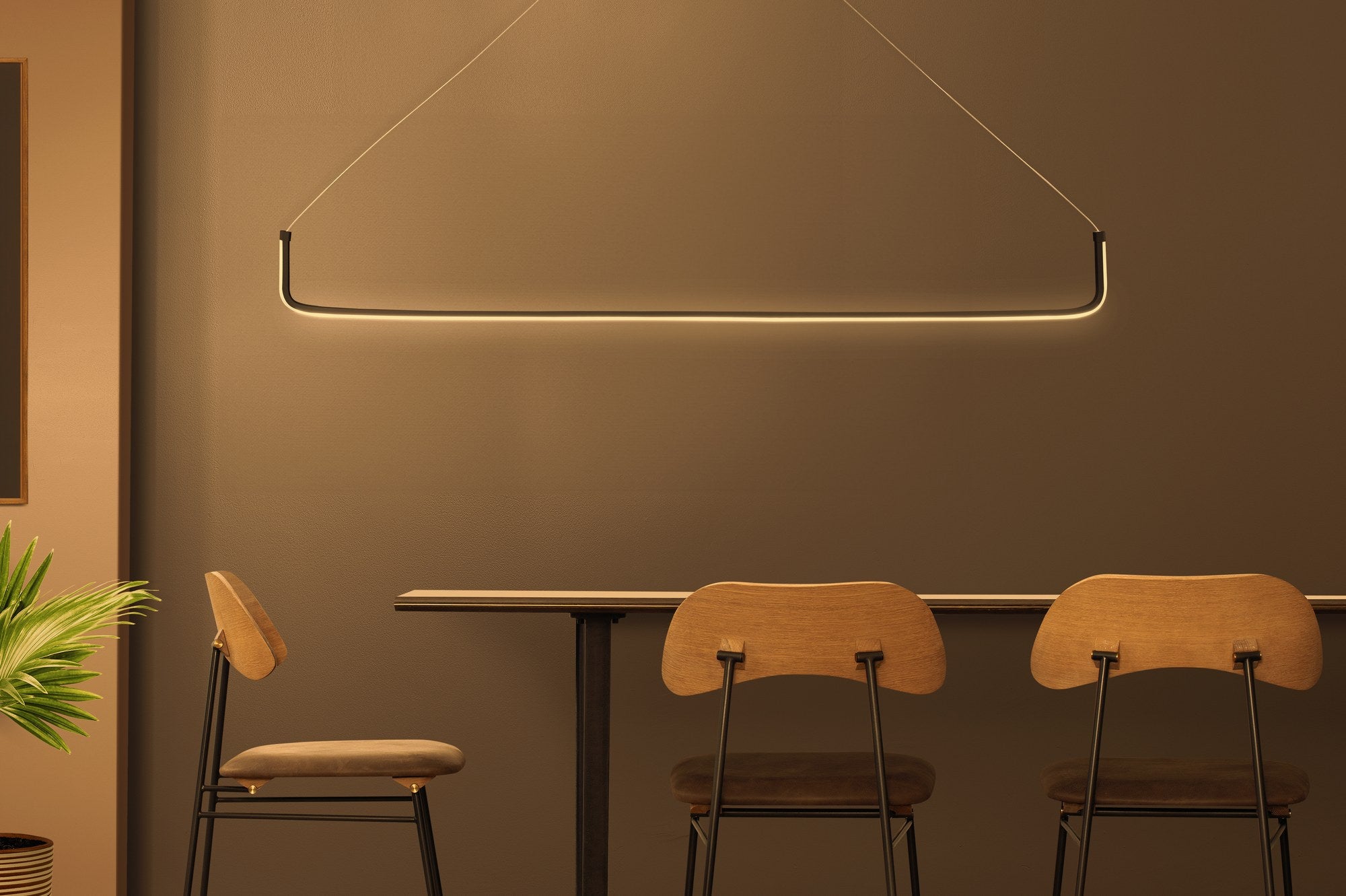 Candeeiro de Teto – Ajustável de 0 a 80 cm – Preto – Alumínio