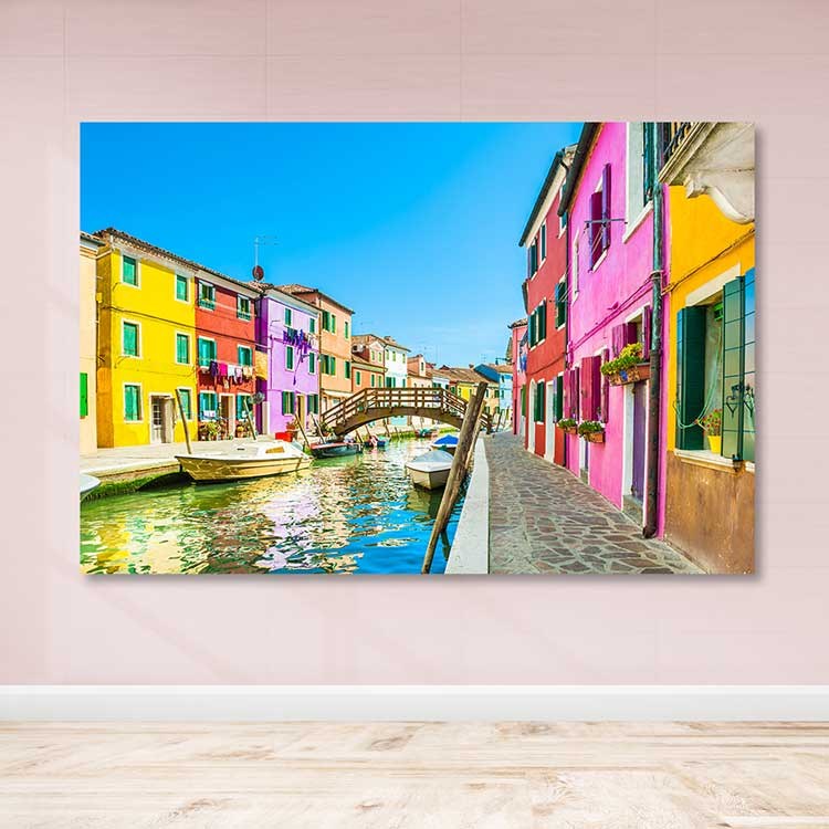 Quadro em Tela Decorativa Multicolor 100x140 cm com Moldura de Madeira (3–4 cm)