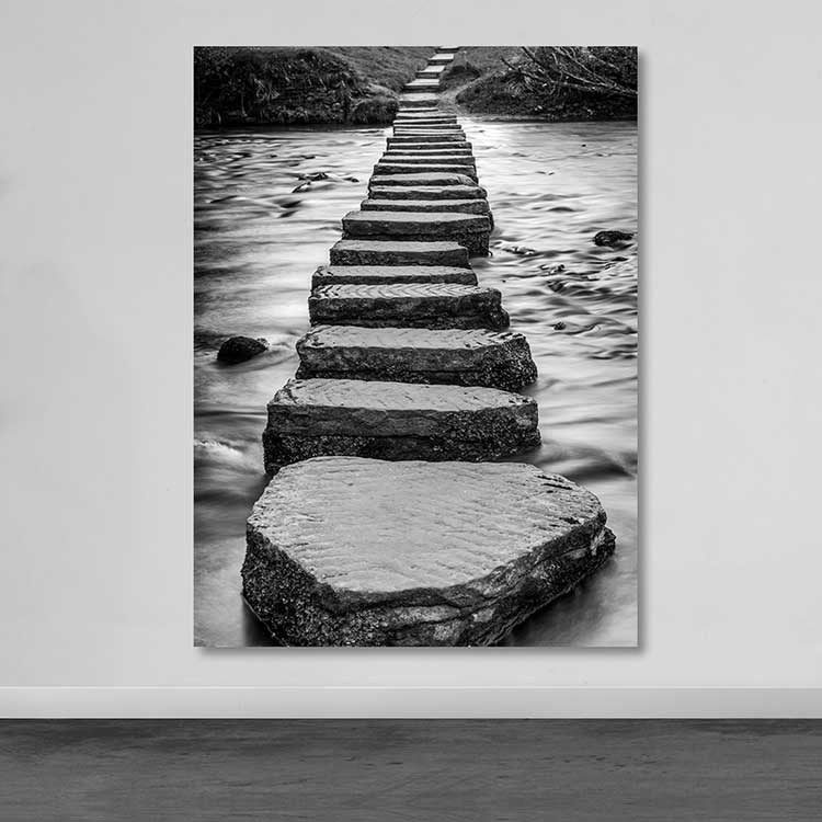 Quadro em Tela Decorativo Multicolor 100x140 cm com Moldura de Madeira (3–4 cm)