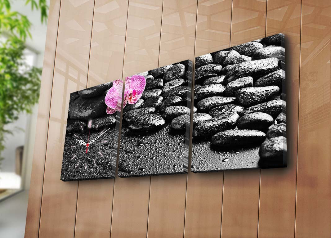 Relógio de Parede em Tela Decorativa (3 Peças) Multicolor – Tela Suede 100%, 30x40 cm cada, Total 96x40 cm, Moldura de Madeira 3 cm