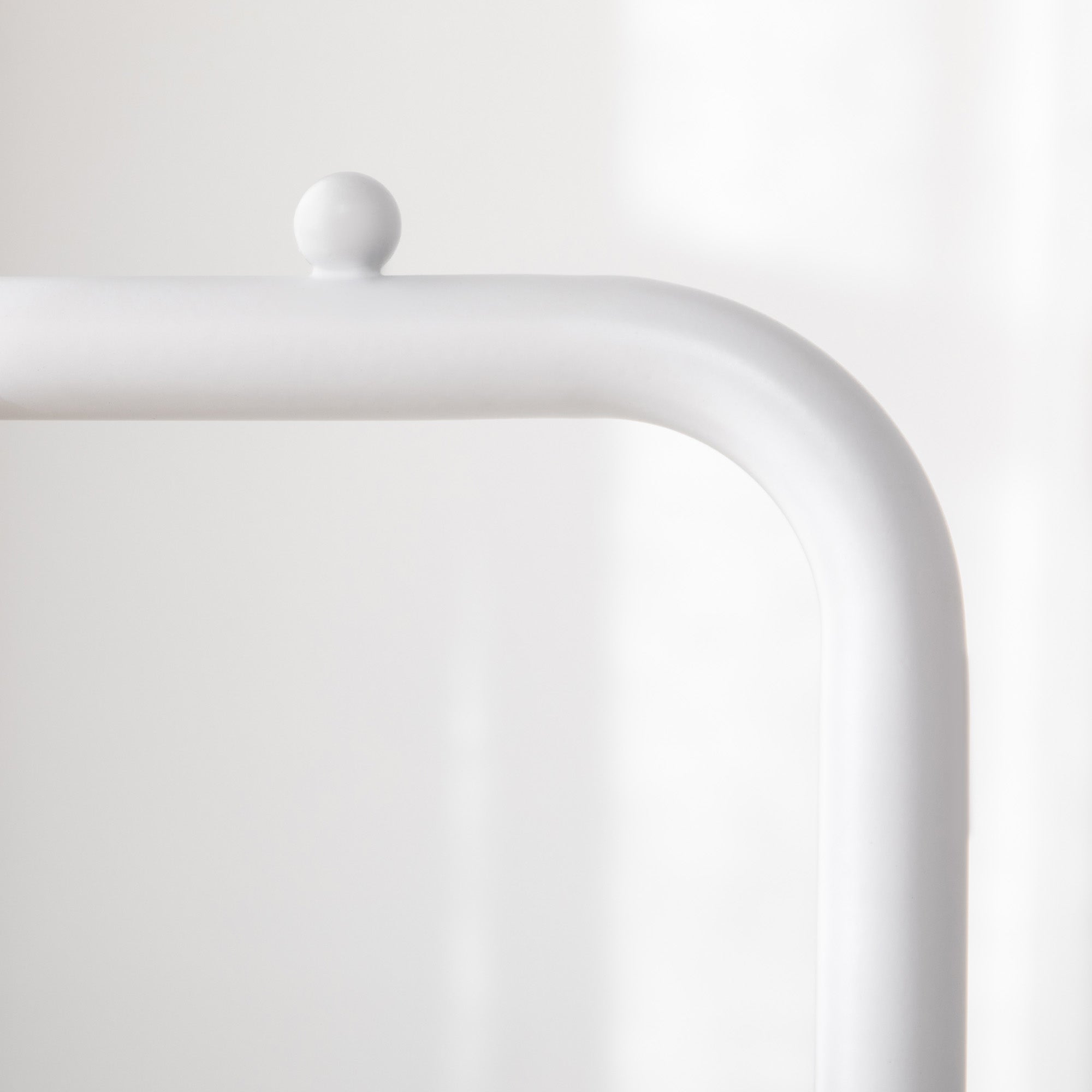Cabide de Pé Elegante Branco 35x25x170cm