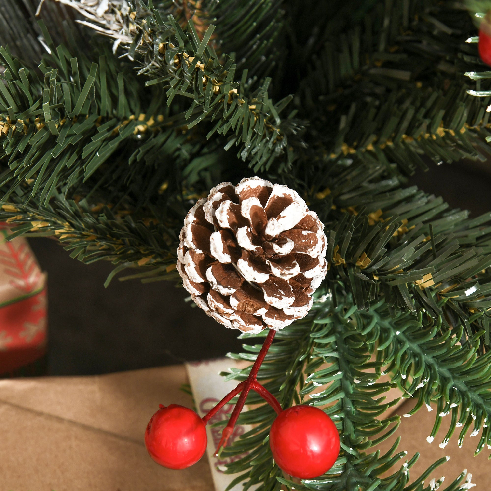 Árvore de Natal Artificial 120cm Verde com 239 Ramas e Detalhes Naturais