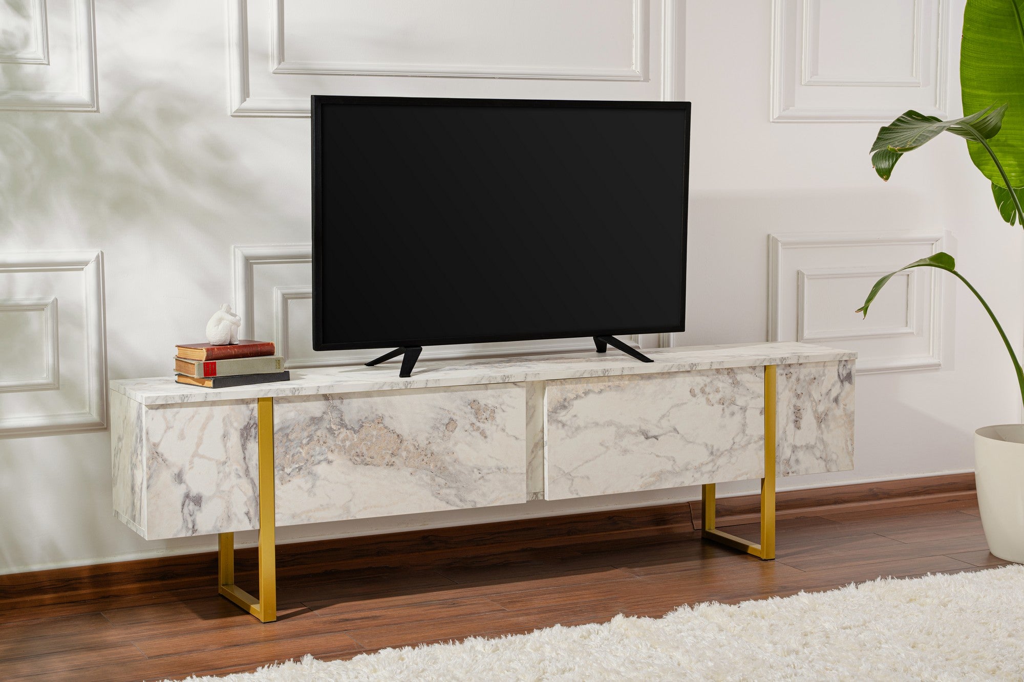 Elegante Móvel de TV com acabamento em mármore frésia e dourado, 180 cm | Painel de partículas 100% revestido em melamina, 18 mm de espessura | Elegante e funcional para salas de estar modernas