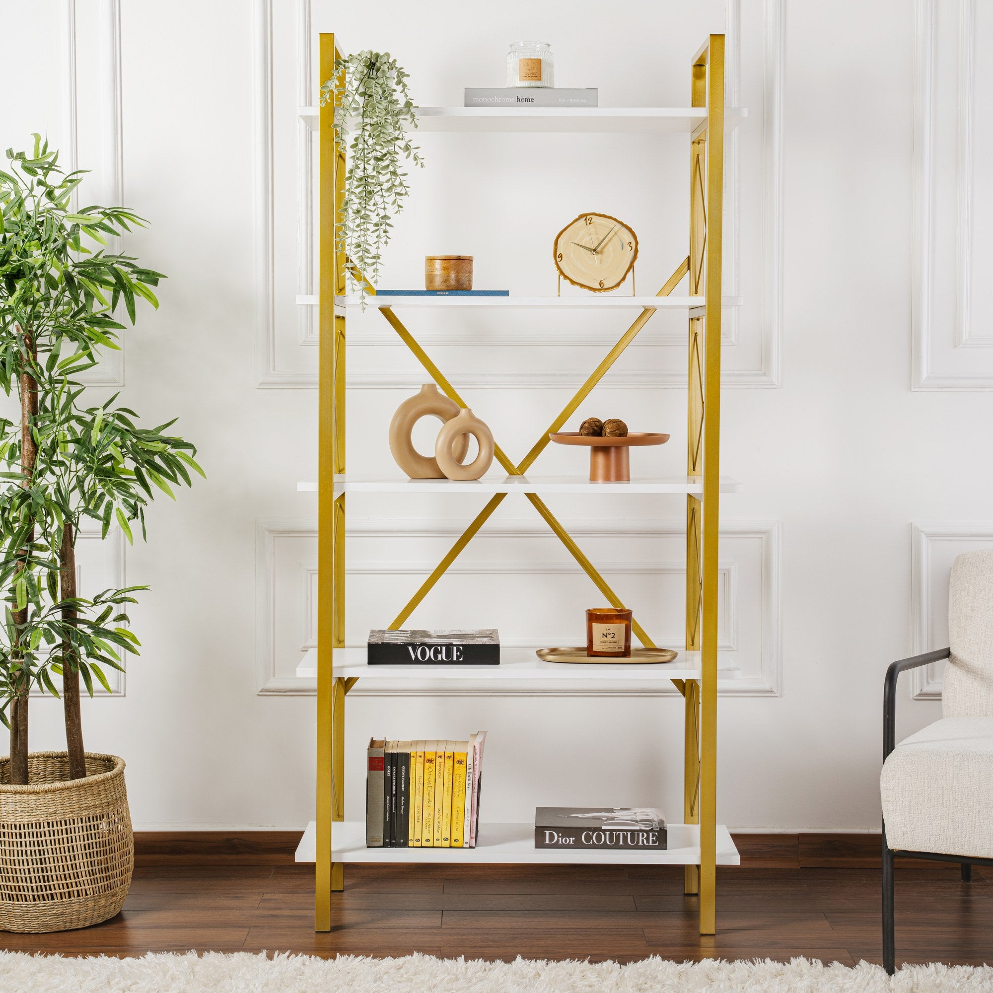 Estante elegante em branco e dourado, 90 x 180 x 33,5 cm | Painel de partículas 100% revestido em melamina, estrutura de metal | Solução de armazenamento elegante e montável na parede