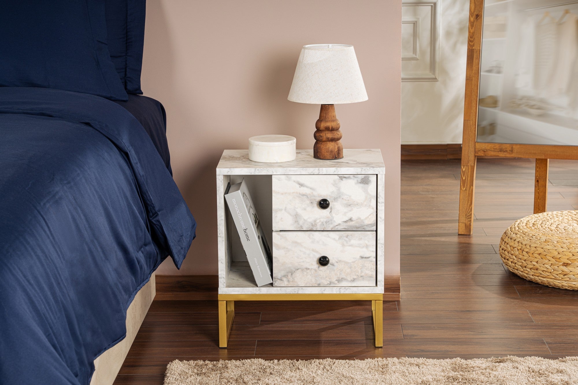 Mesa de cabeceira elegante com acabamento em mármore frésia e dourado, 45,2 cm L x 50 cm A x 29,5 cm P | 100% revestida em melamina, 18 mm de espessura, pernas de metal resistentes | Design moderno