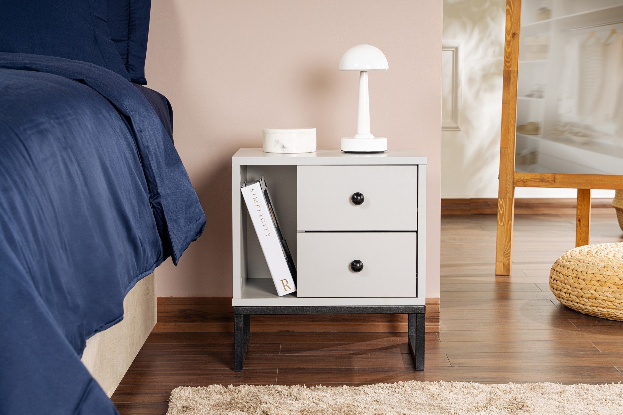Mesa de Cabeceira Elegante com Pés de Metal, Cinza e Preto, 45,2 x 50 x 29,5 cm | Painel de Partículas 100% Revestido com Melamina, 18 mm de Espessura | Design Moderno para Quarto