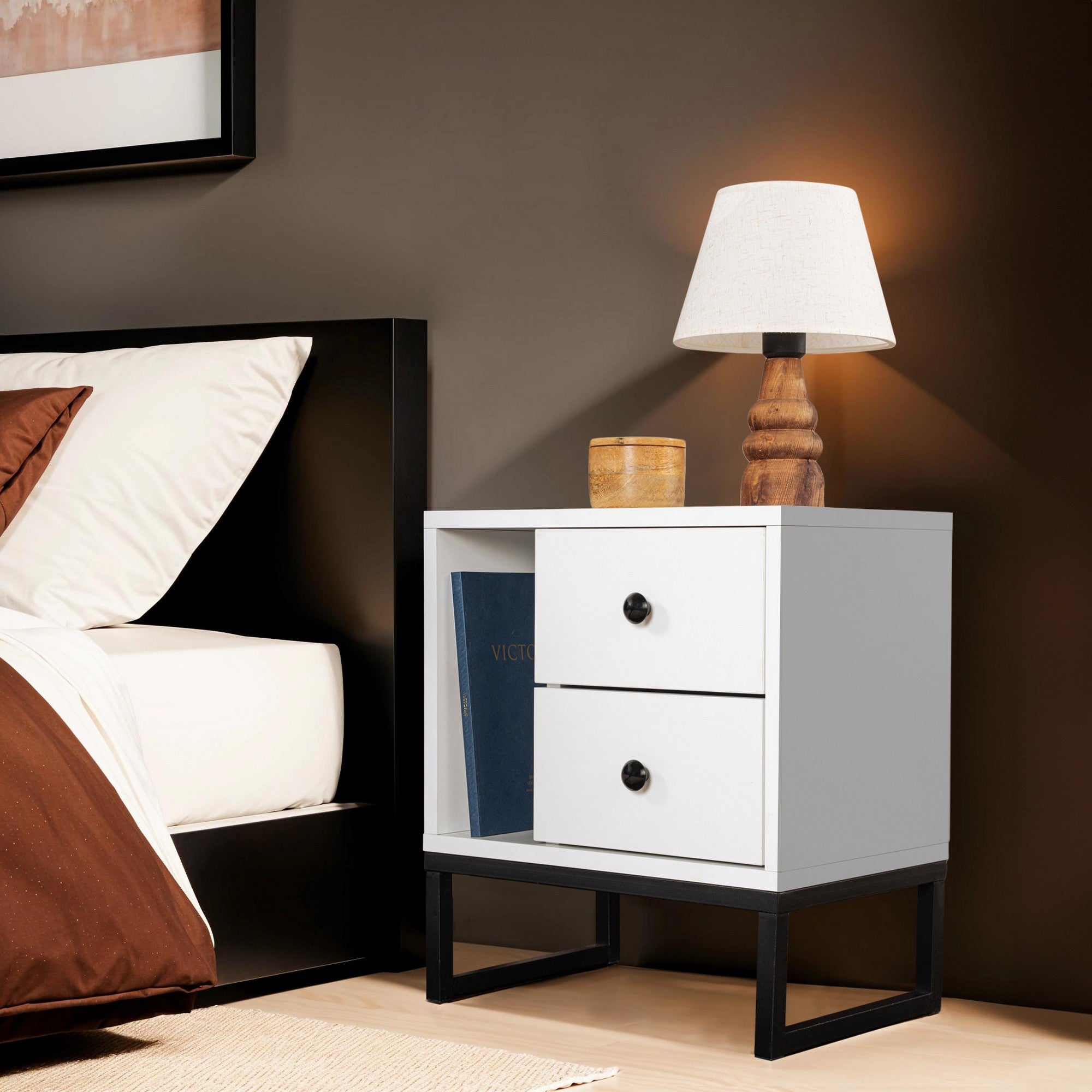Mesa de Cabeceira Elegante com Pés de Metal, Branca e Preta, 45,2 x 50 x 29,5 cm | Painel de Partículas 100% Revestido em Melamina, 18 mm de Espessura | Design Moderno para Quarto