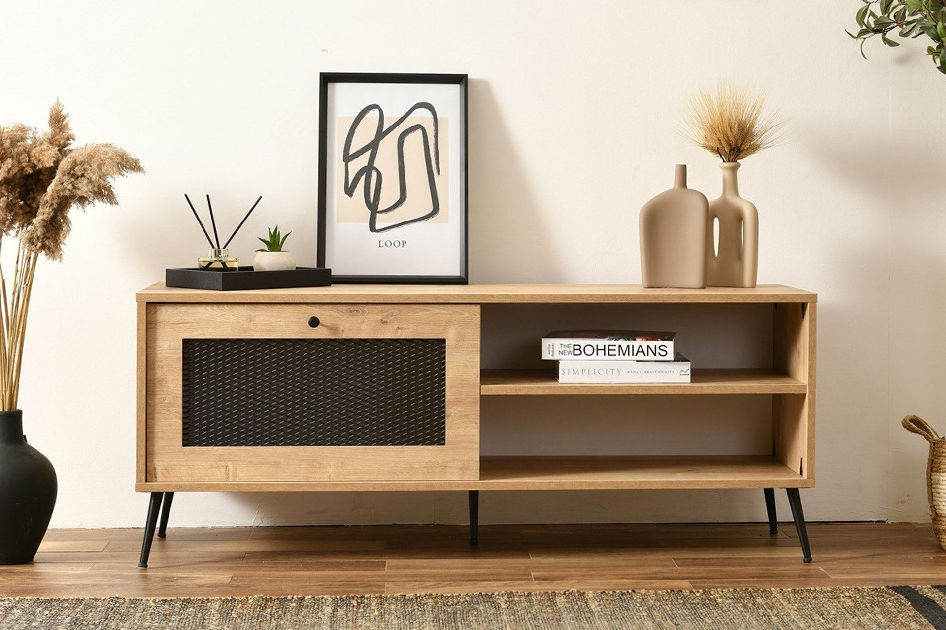Suporte de TV elegante em carvalho, 138 x 55 x 41 cm | Painel de partículas 100% revestido, pés de arame e capa | Design moderno para salas de estar e espaços de entretenimento