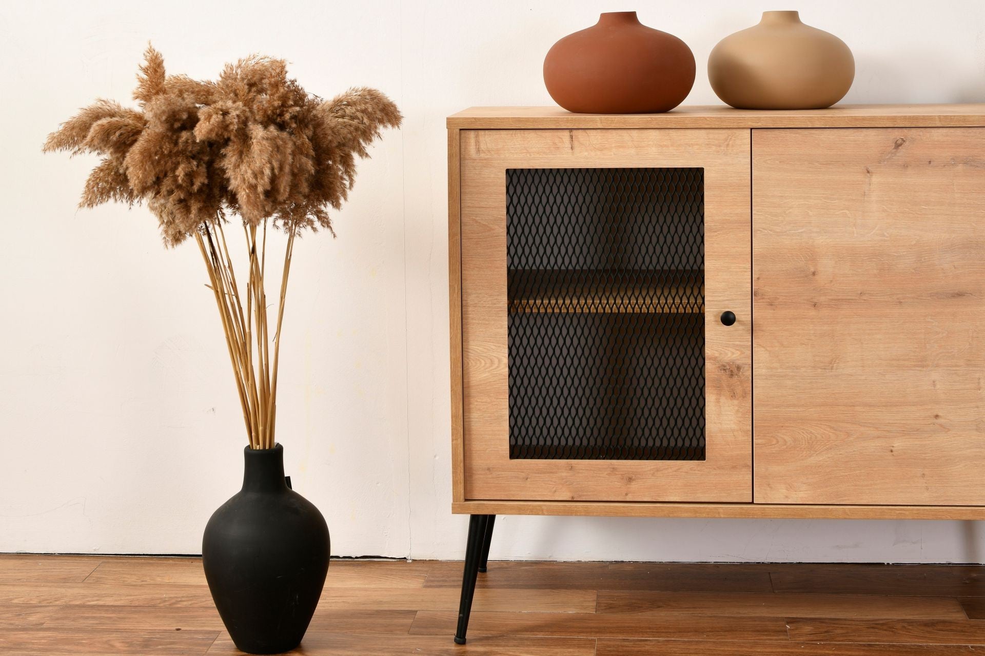 Aparador elegante em carvalho com pernas de metal, 180 x 41 x 81 cm | Painel de partículas 100% revestido, revestimento em arame | Perfeita para salas de estar e entradas Modernos