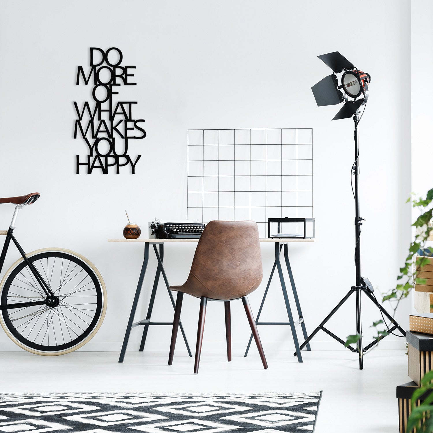 Decoração de Parede em Metal “Do More Of What Makes You Happy” – Preto, 40 x 70 cm
