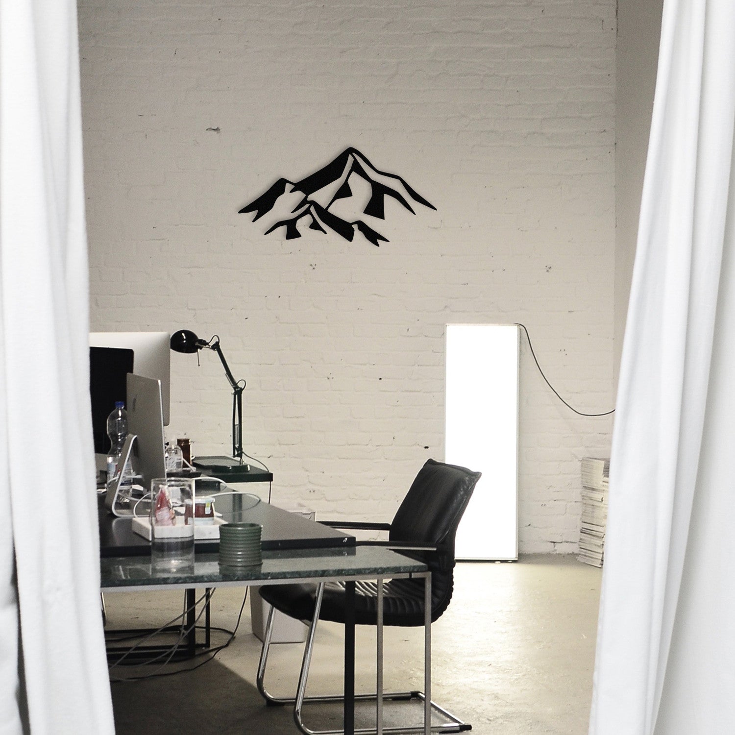 Montanha 1 — Decoração de Parede em Metal Preto (100% metal, 80 x 40 cm)