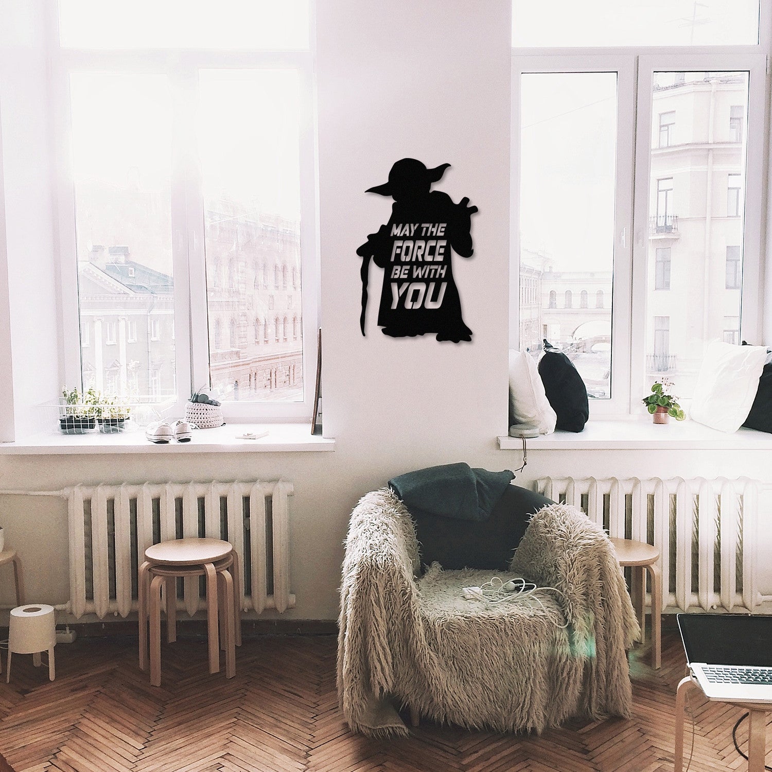 Decoração de Parede em Metal “Que a Força Esteja Contigo” – Preto, 33x50 cm