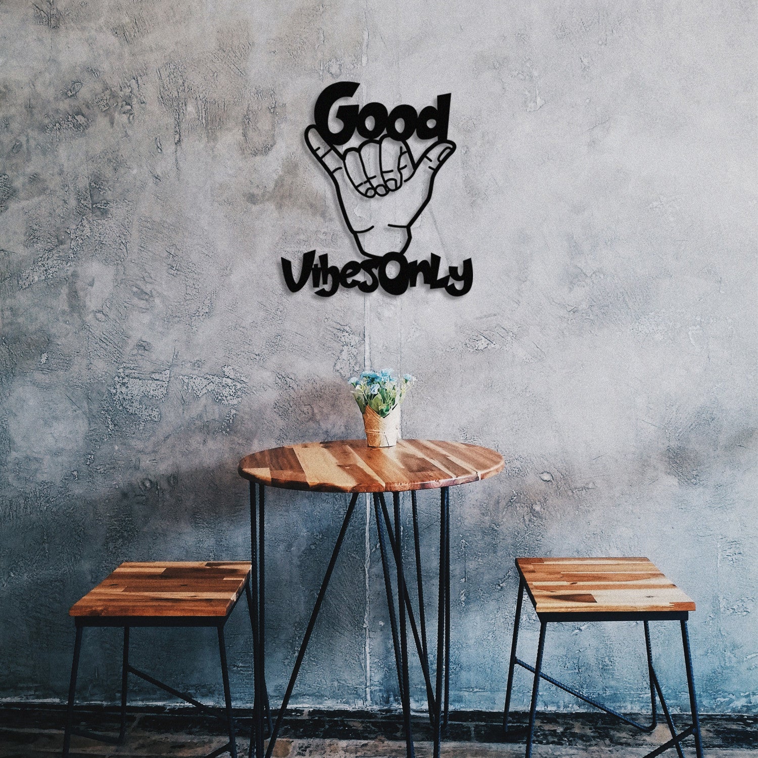 Good Vibes Only — Acessório Decorativo de Parede em Metal 100%, Preto, 52 x 58 cm