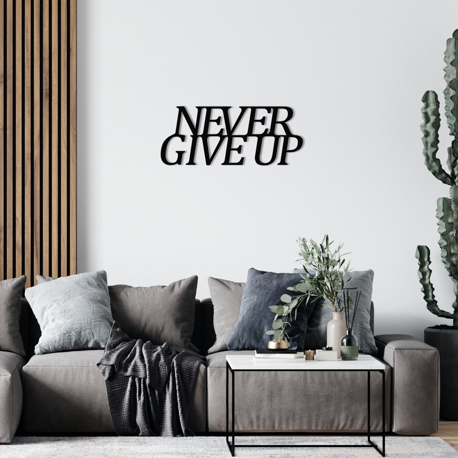 Decoração de Parede em Metal “Never Give Up” – Preto, 50x20 cm (100% metal)