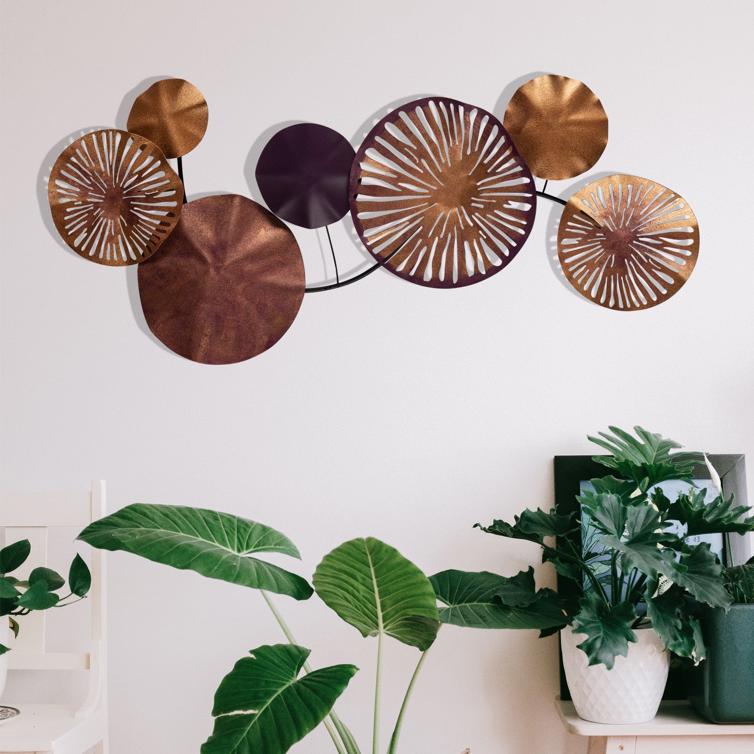 Acessório de parede decorativo de metal pintado à mão, 79 x 35 cm | 100% metal, 0,8 mm de espessura | Variações de cores exclusivas para uma decoração elegante