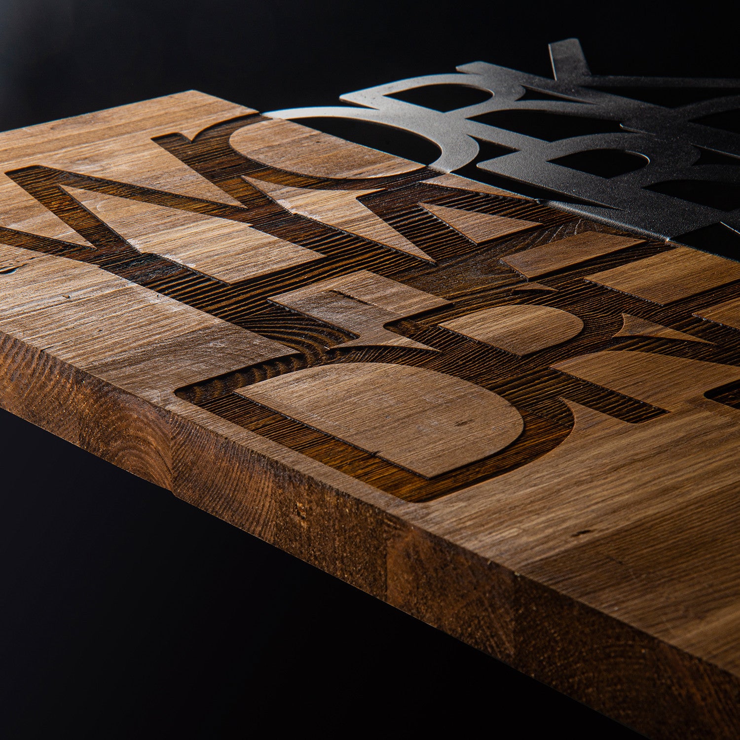 Quadro Decorativo "Work Hard Dream Big" em Metal, Moldura de Nogueira, Preto, 48 x 58 cm