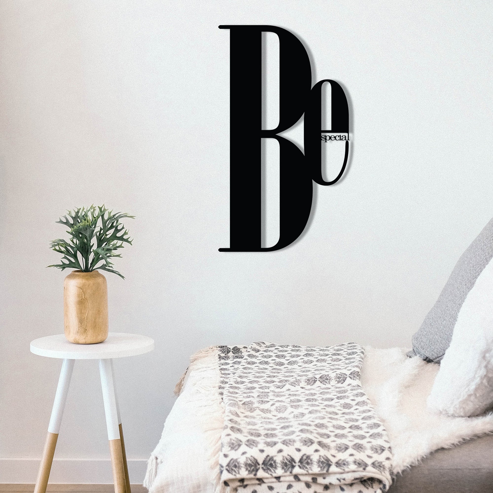 Be Special — Acessório Decorativo de Parede em Metal Preto, 50 x 29 cm (279ENZ1788)