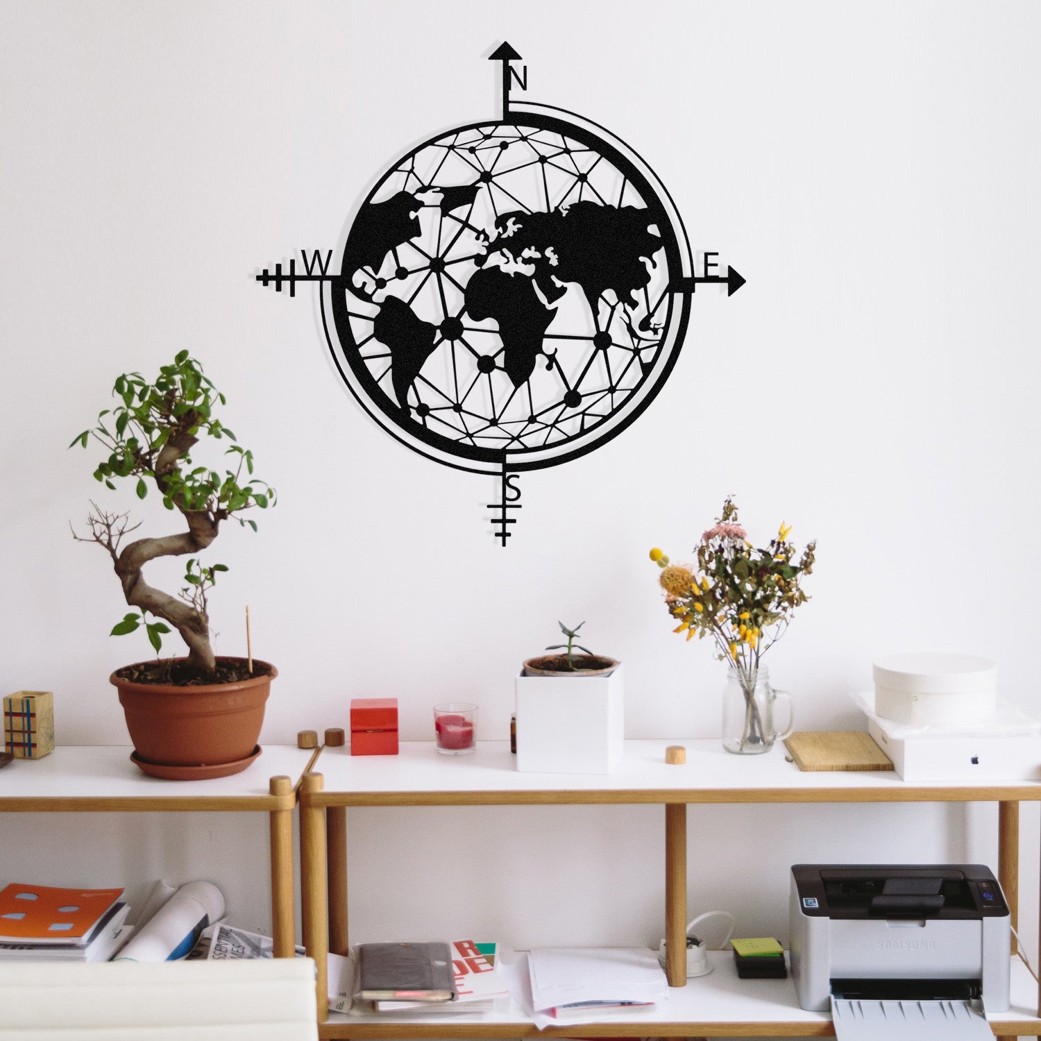 Mapa‑Múndi Decorativo em Metal Preto – 49 x 50 cm