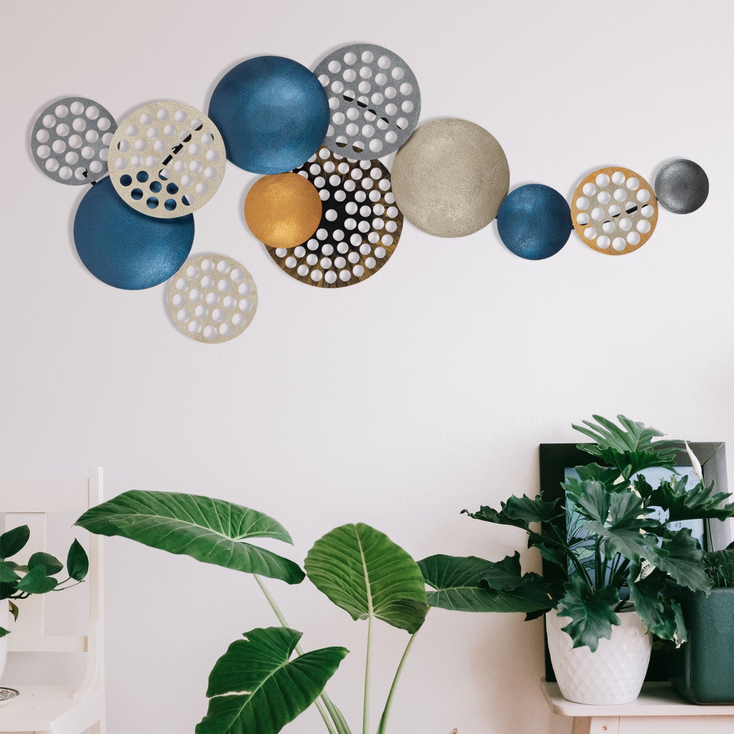 Acessório de parede decorativo de metal pintado à mão, 90 x 8 x 42 cm | 100% metal, 0,8 mm de espessura | Variações de cores exclusivas para uma decoração elegante