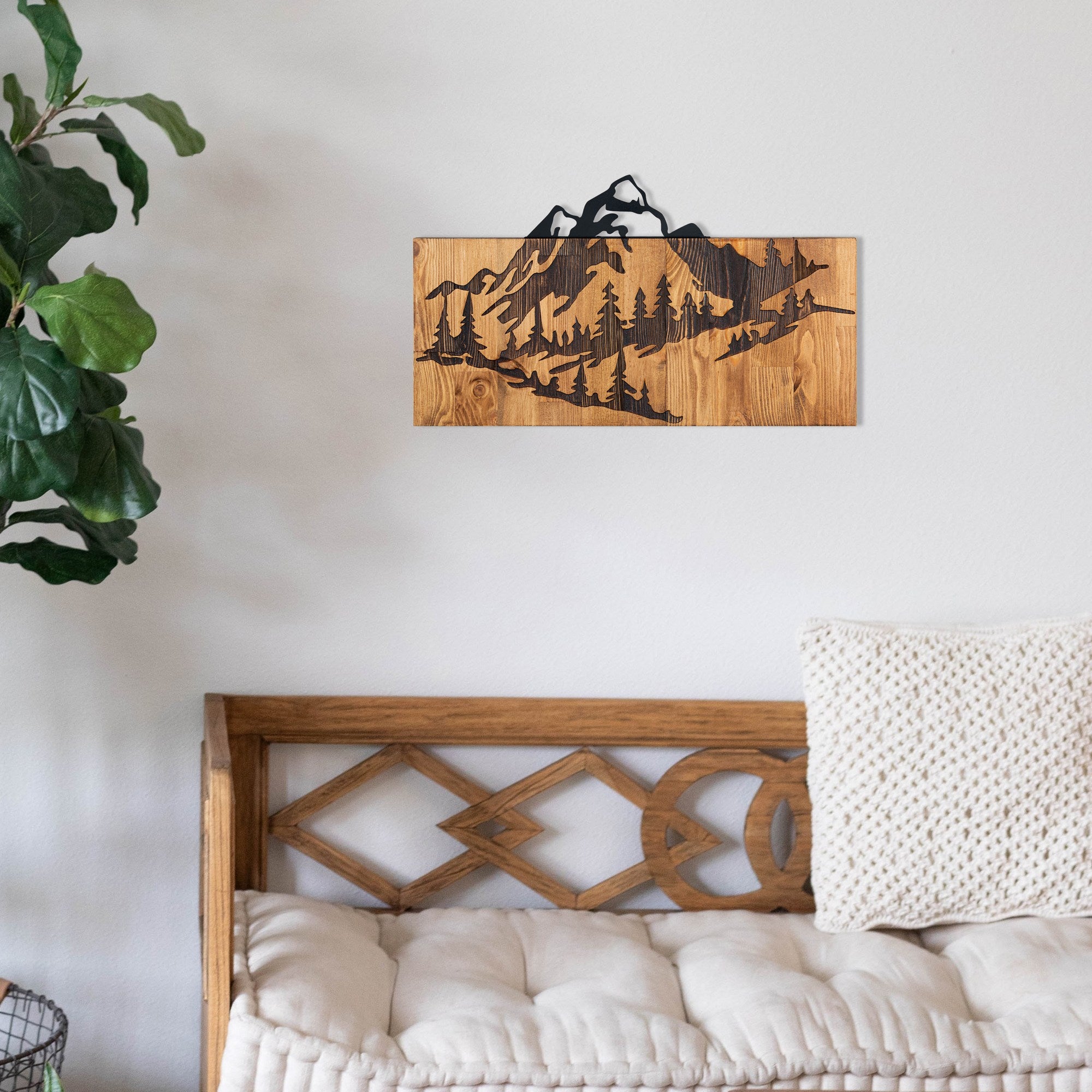 Nature – Acessório Decorativo de Parede em Metal Preto com Moldura em Nogueira, 57,5 x 33 cm