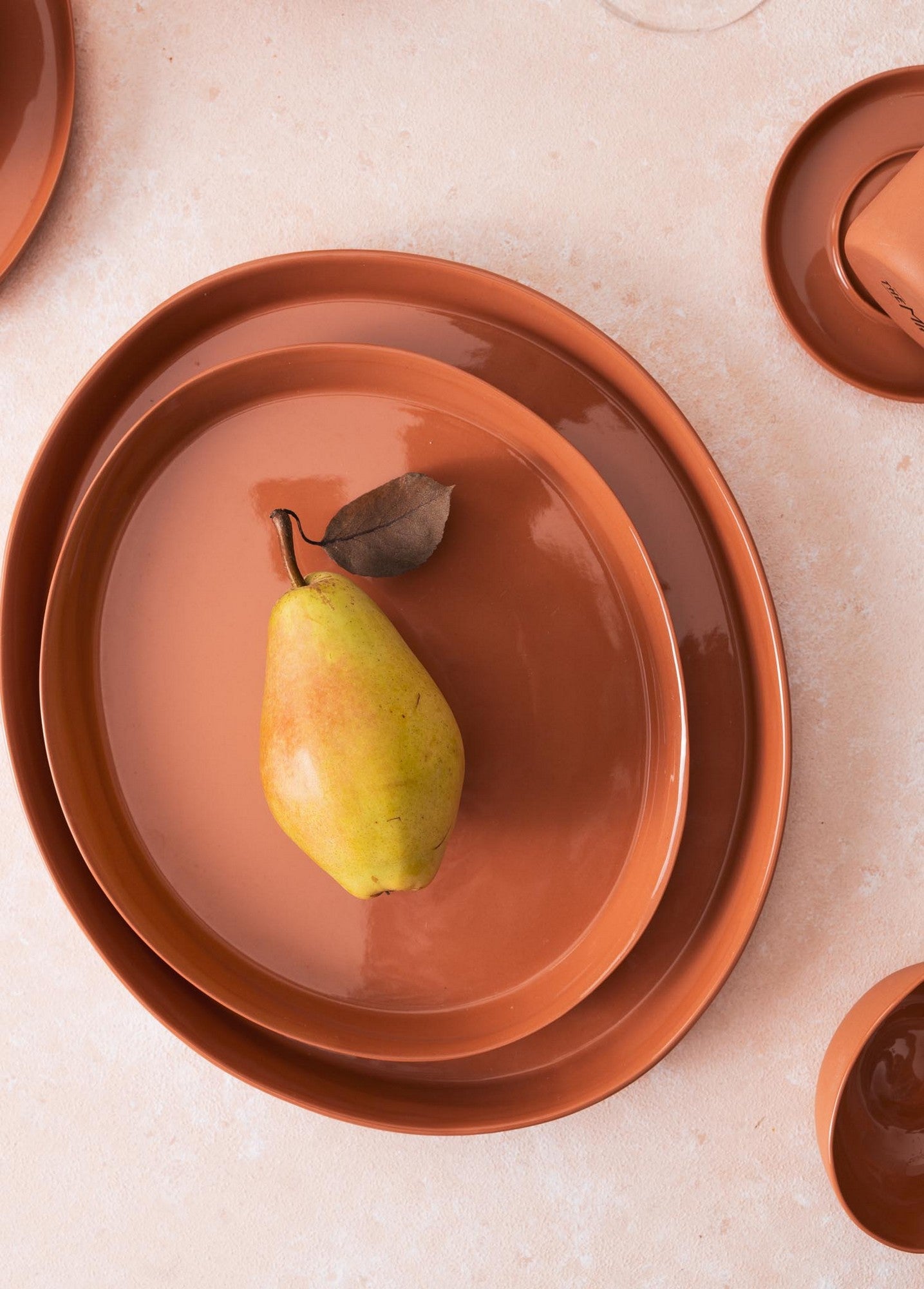 Prato para Servir Bolos – 19 x 22 x 2 cm – Terracota – Porcelana