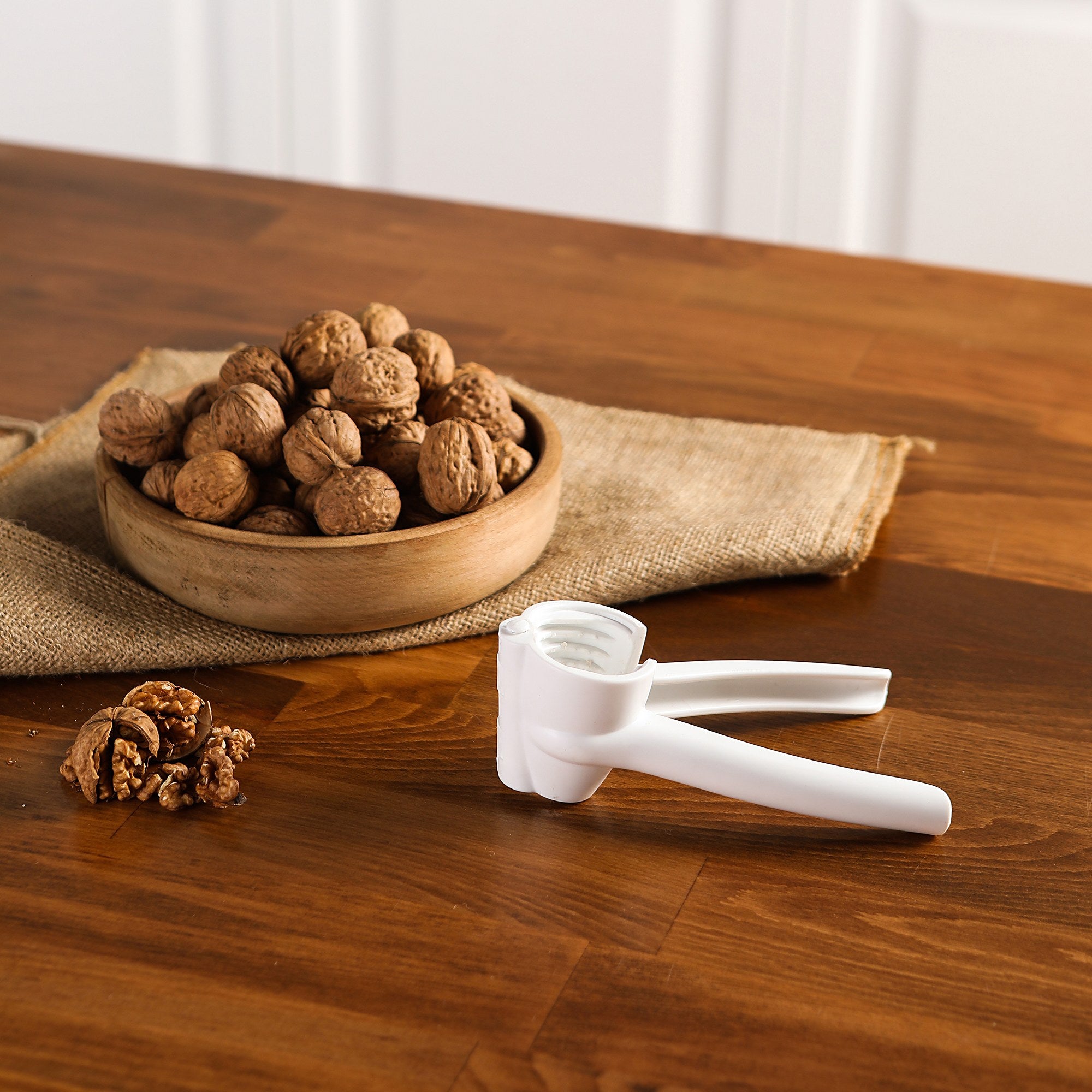 Quebra-nozes – 6 x 16 x 5 cm – Branco – Plástico